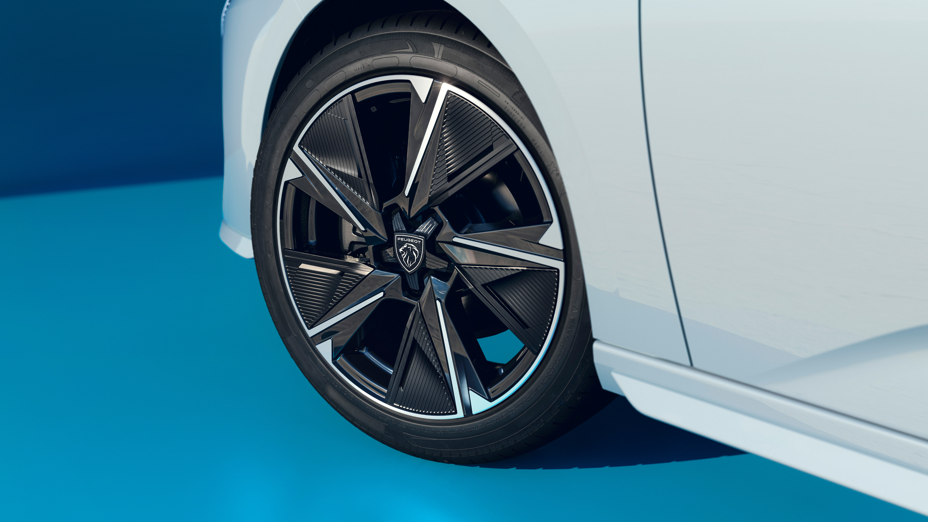 Peugeot E-308 SW - alloys 