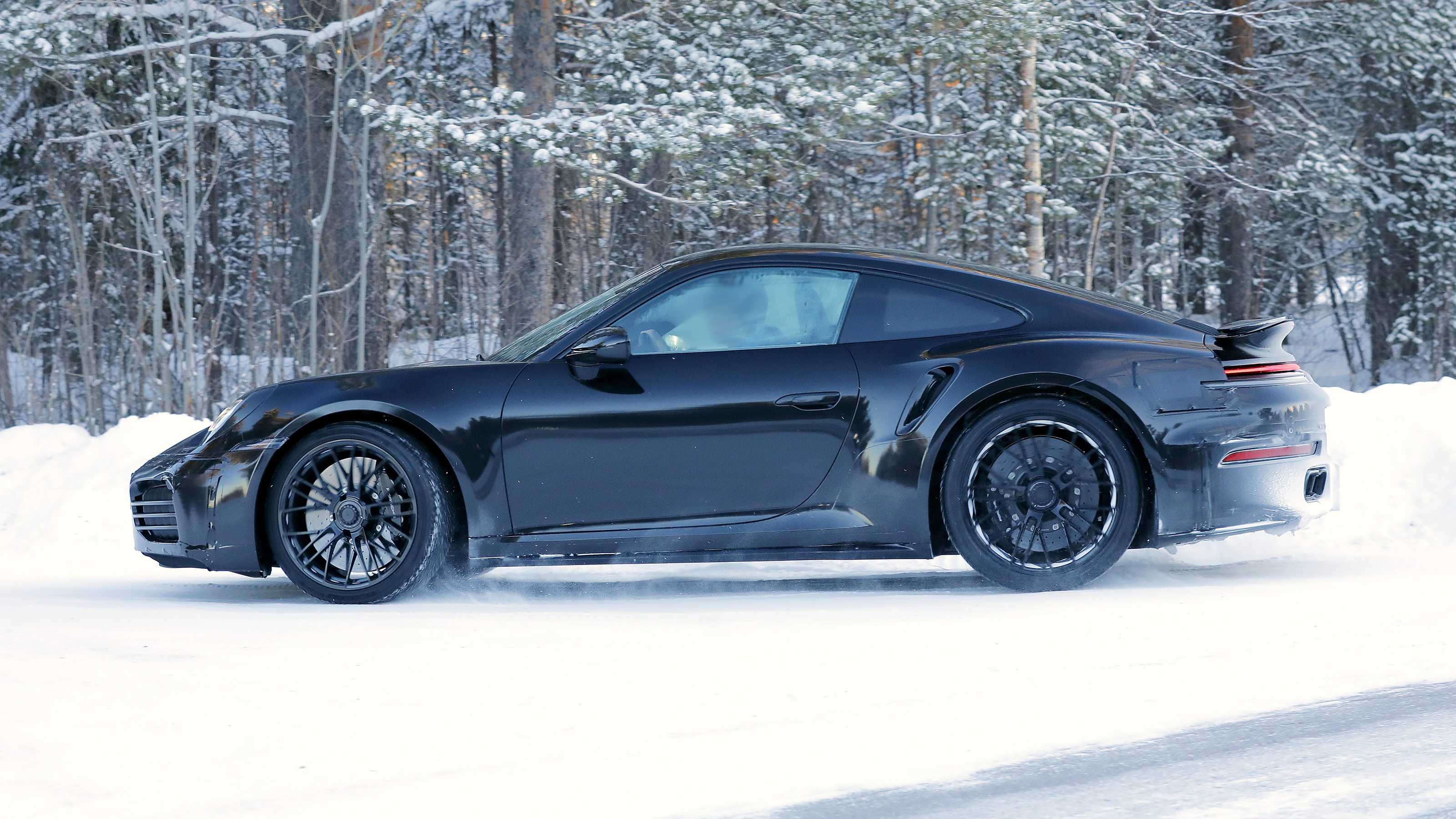 Facelift Porsche 911 2024 - side 