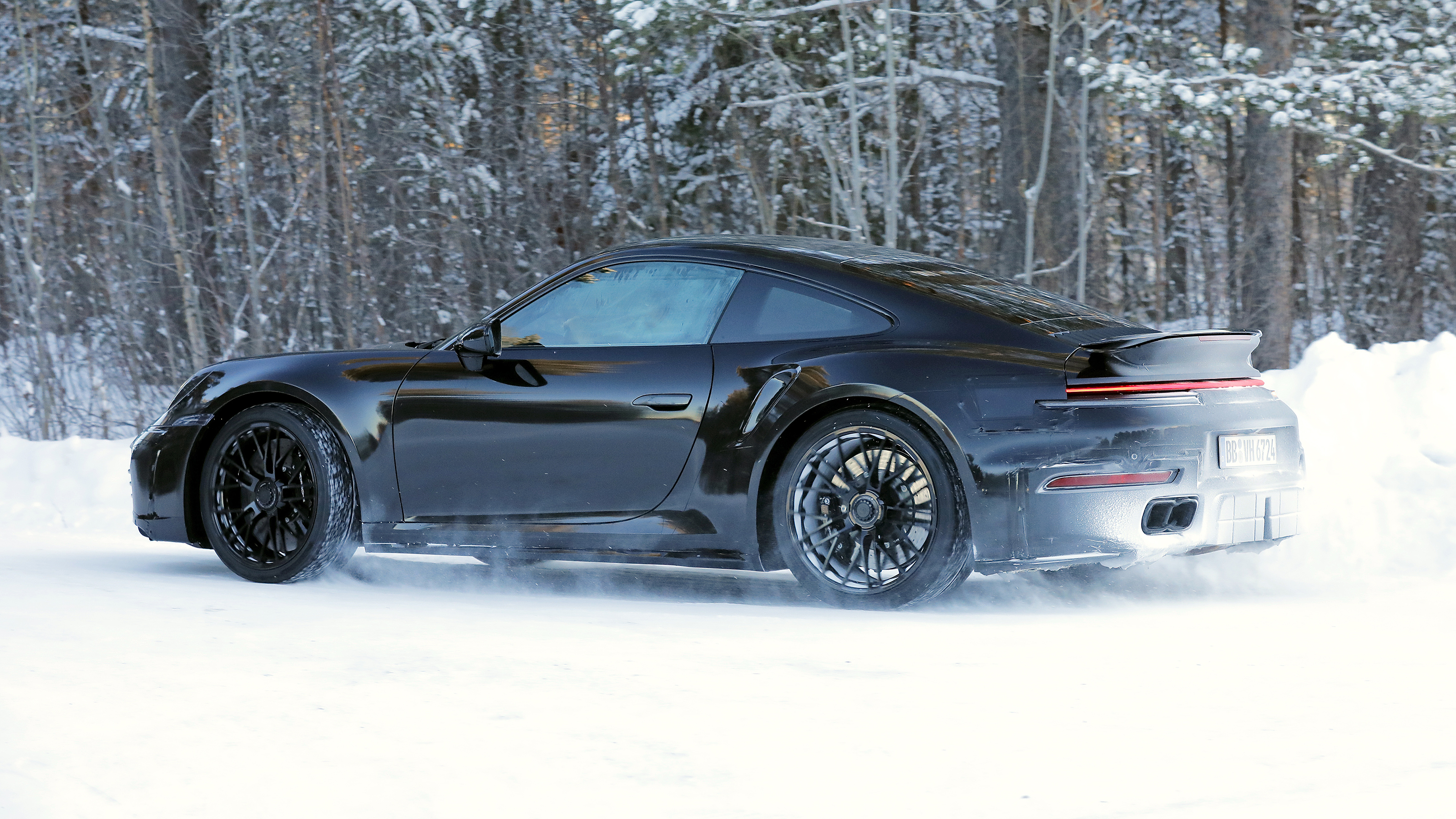 Facelift Porsche 911 2024 - rear quarter