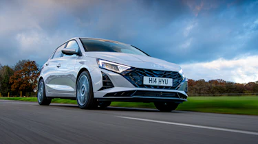 Vauxhall Corsa vs Hyundai i20 - Hyundai front tracking