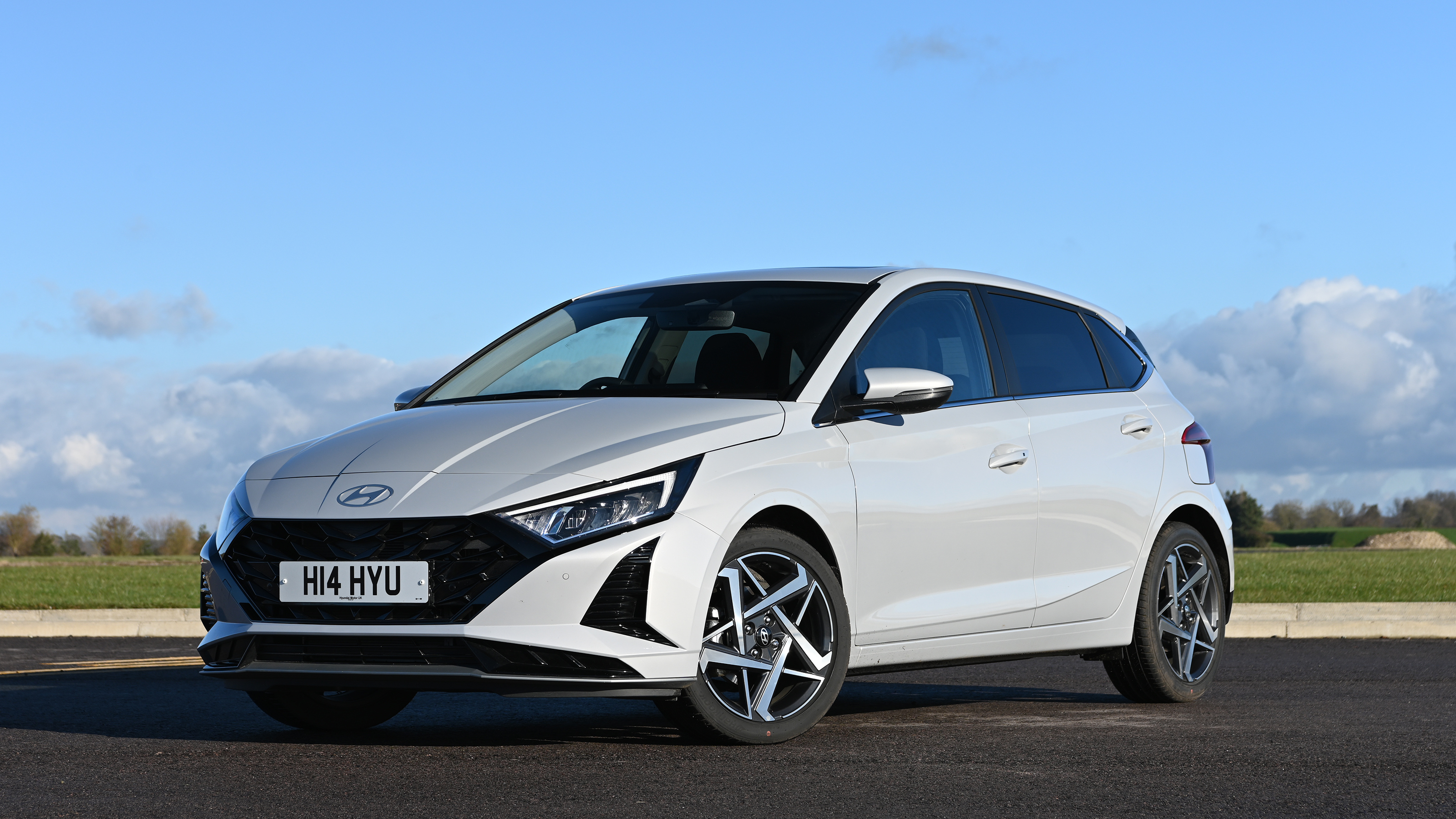 Vauxhall Corsa vs Hyundai i20 - Hyundai front static