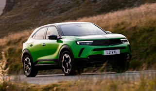 Vauxhall Mokka Long Range - front action
