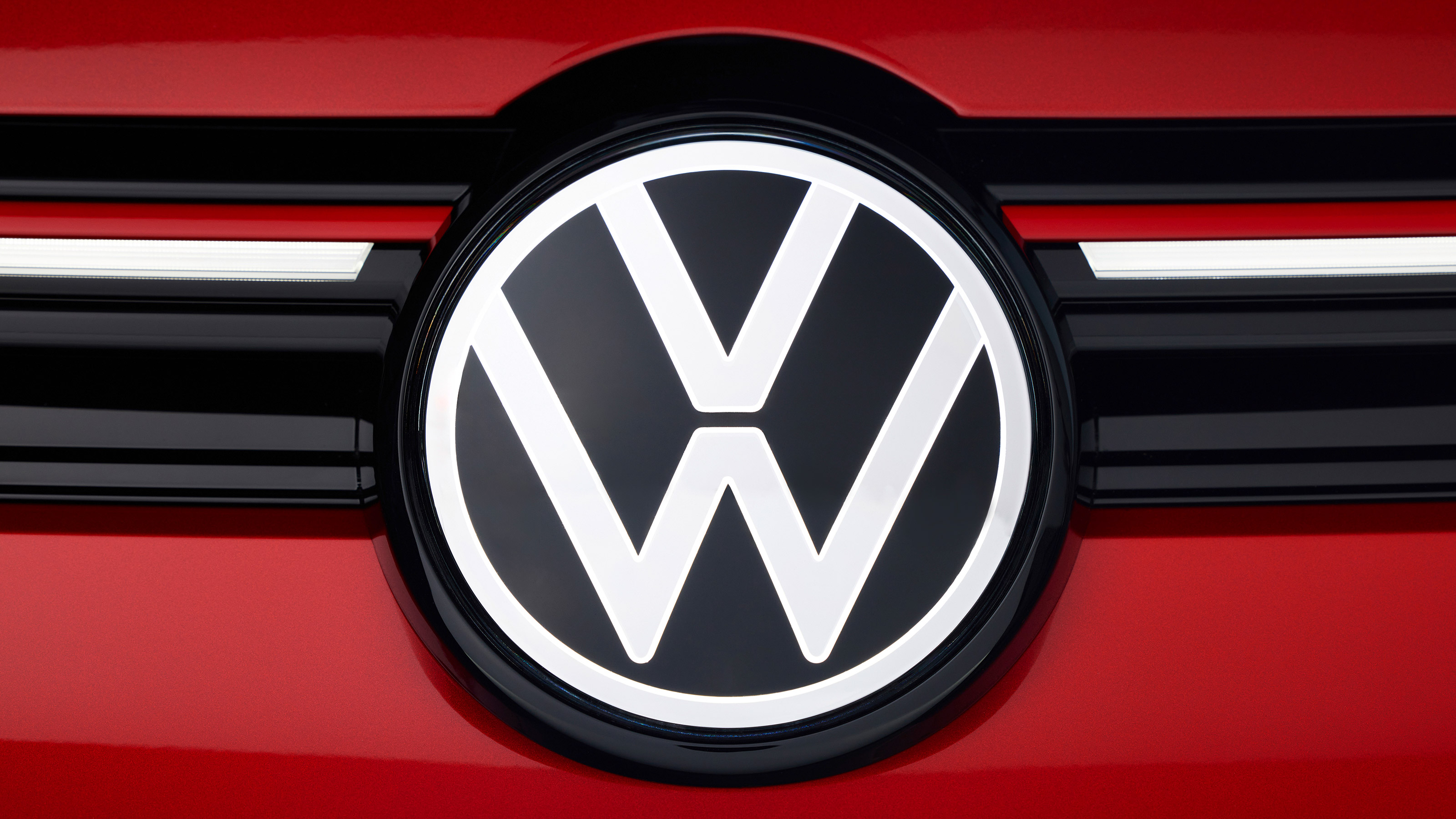 Volkswagen Golf GTI facelift - front badge