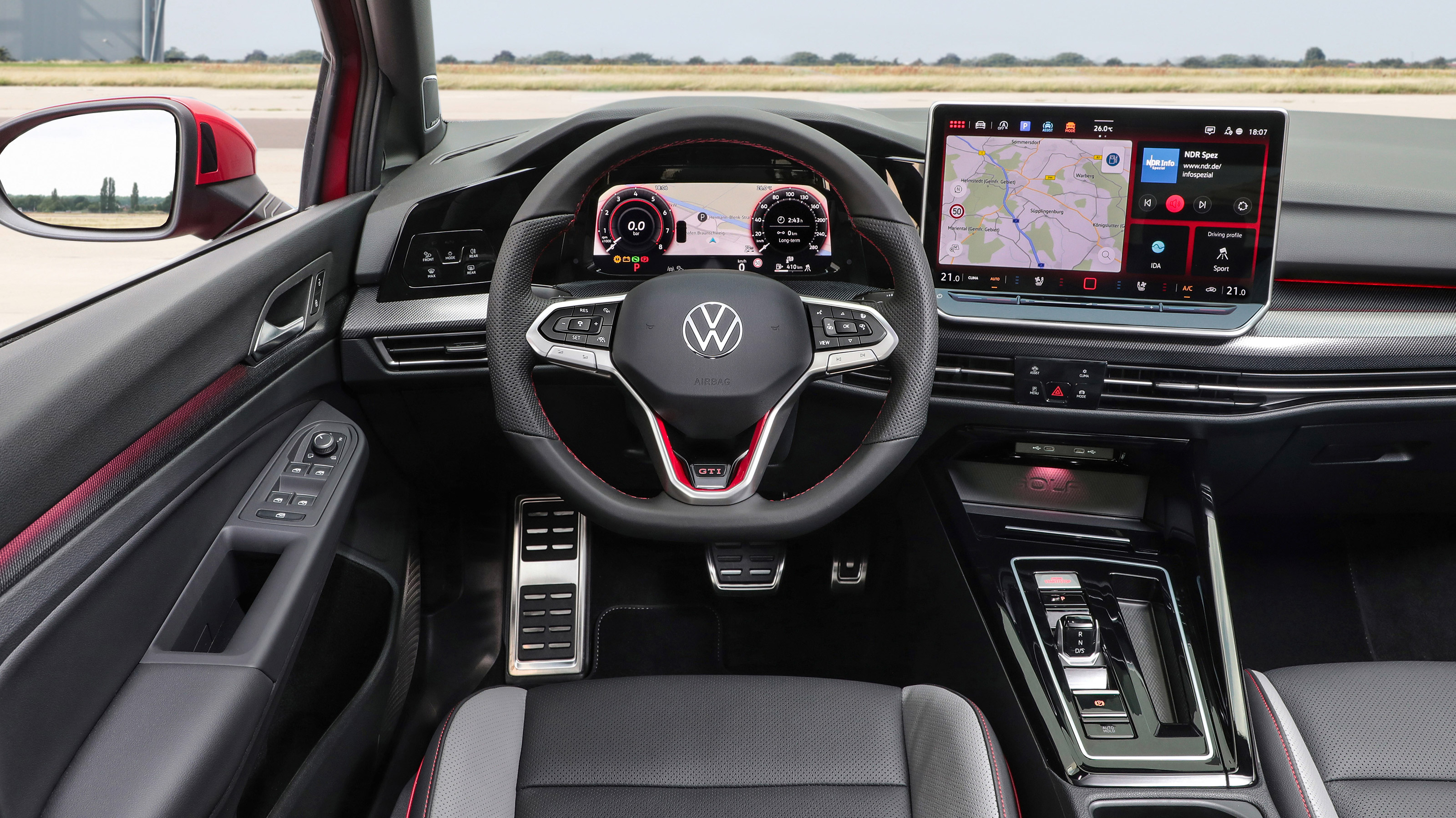 Volkswagen Golf GTI facelift - dash