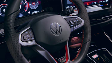 Volkswagen Golf GTI facelift - steering wheel