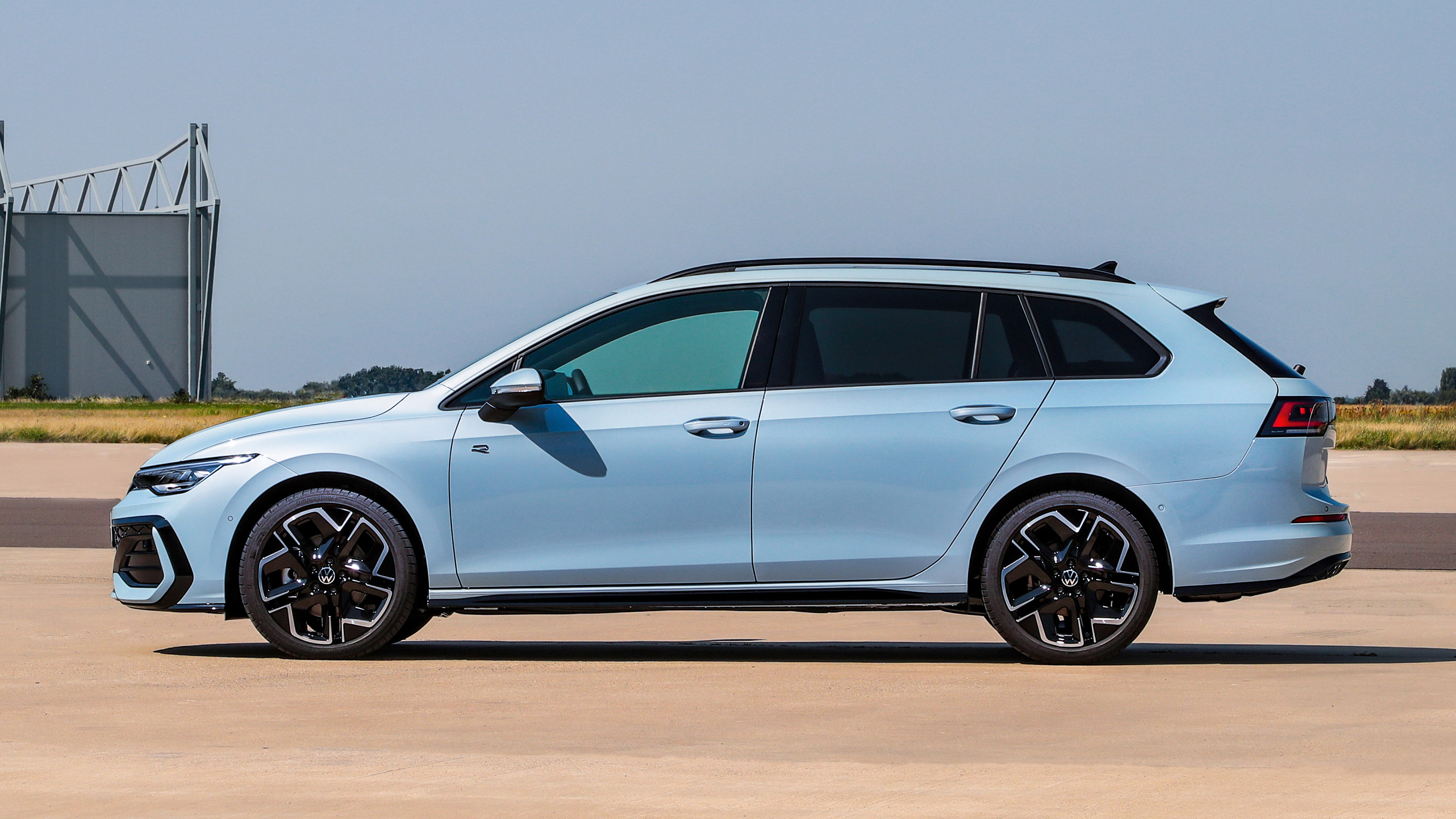 Volkswagen Golf Estate facelift - side