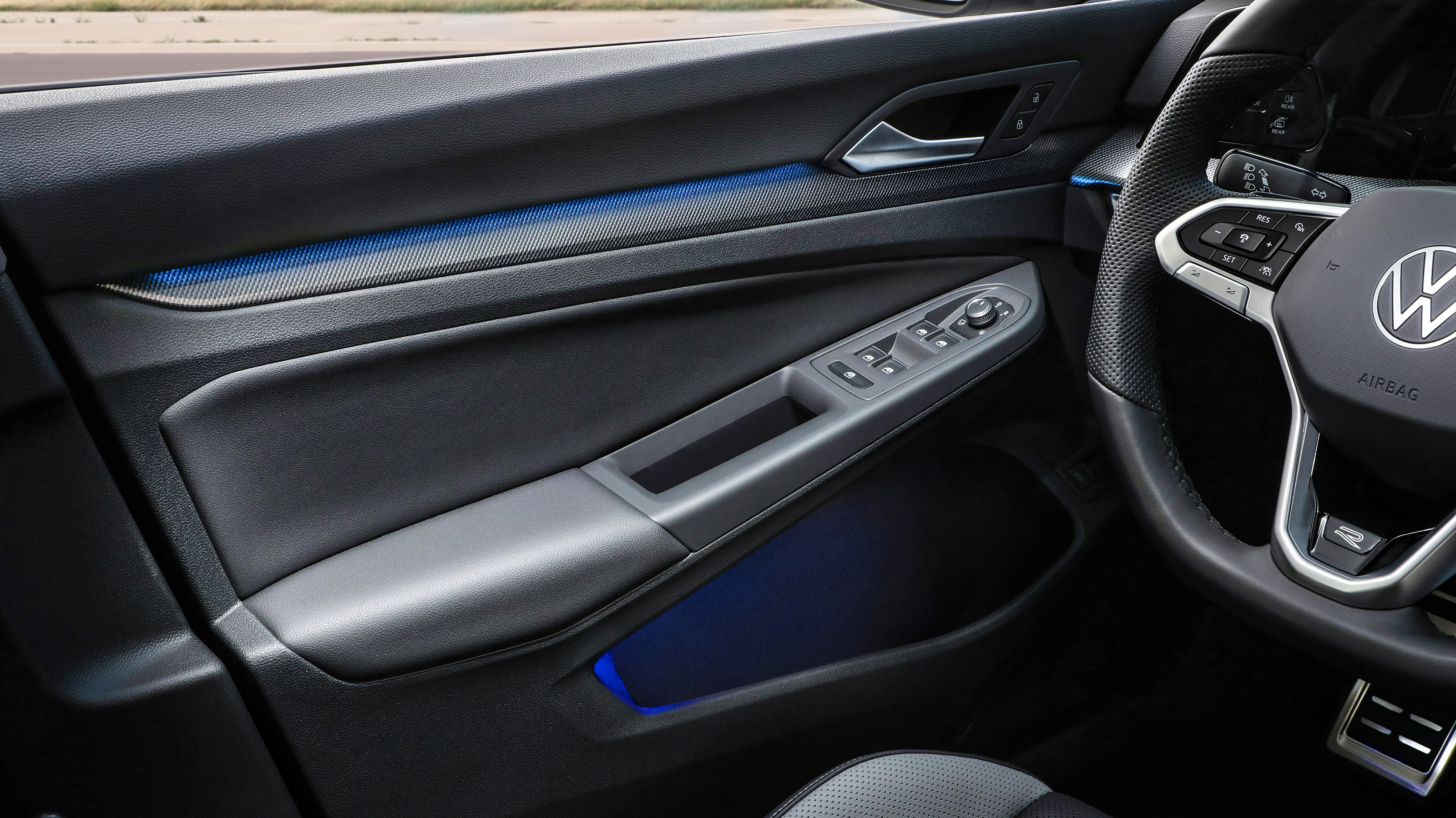Volkswagen Golf facelift - door detail