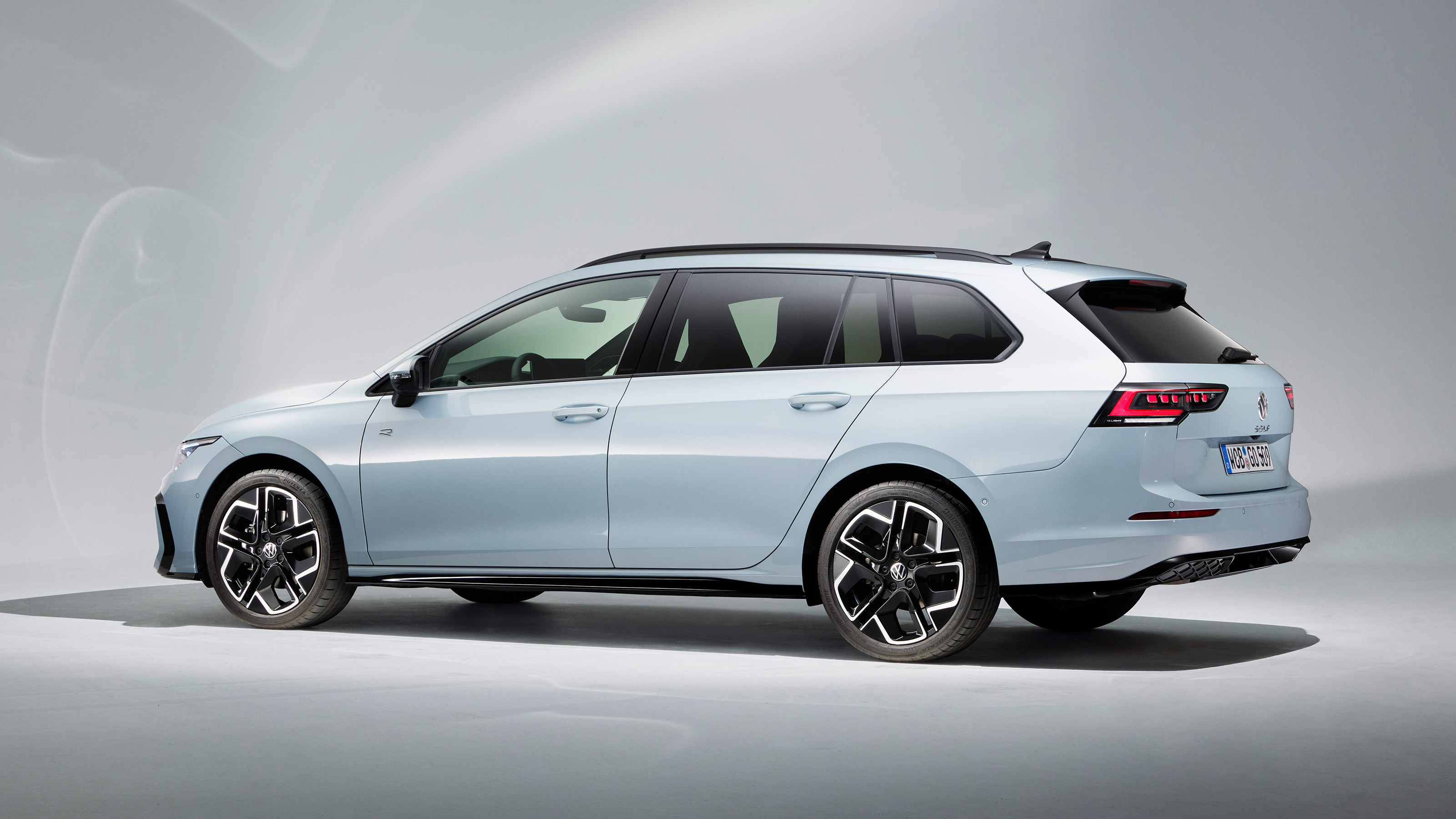 Volkswagen Golf Estate facelift - rear studio