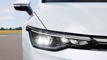 Volkswagen Golf facelift - front light