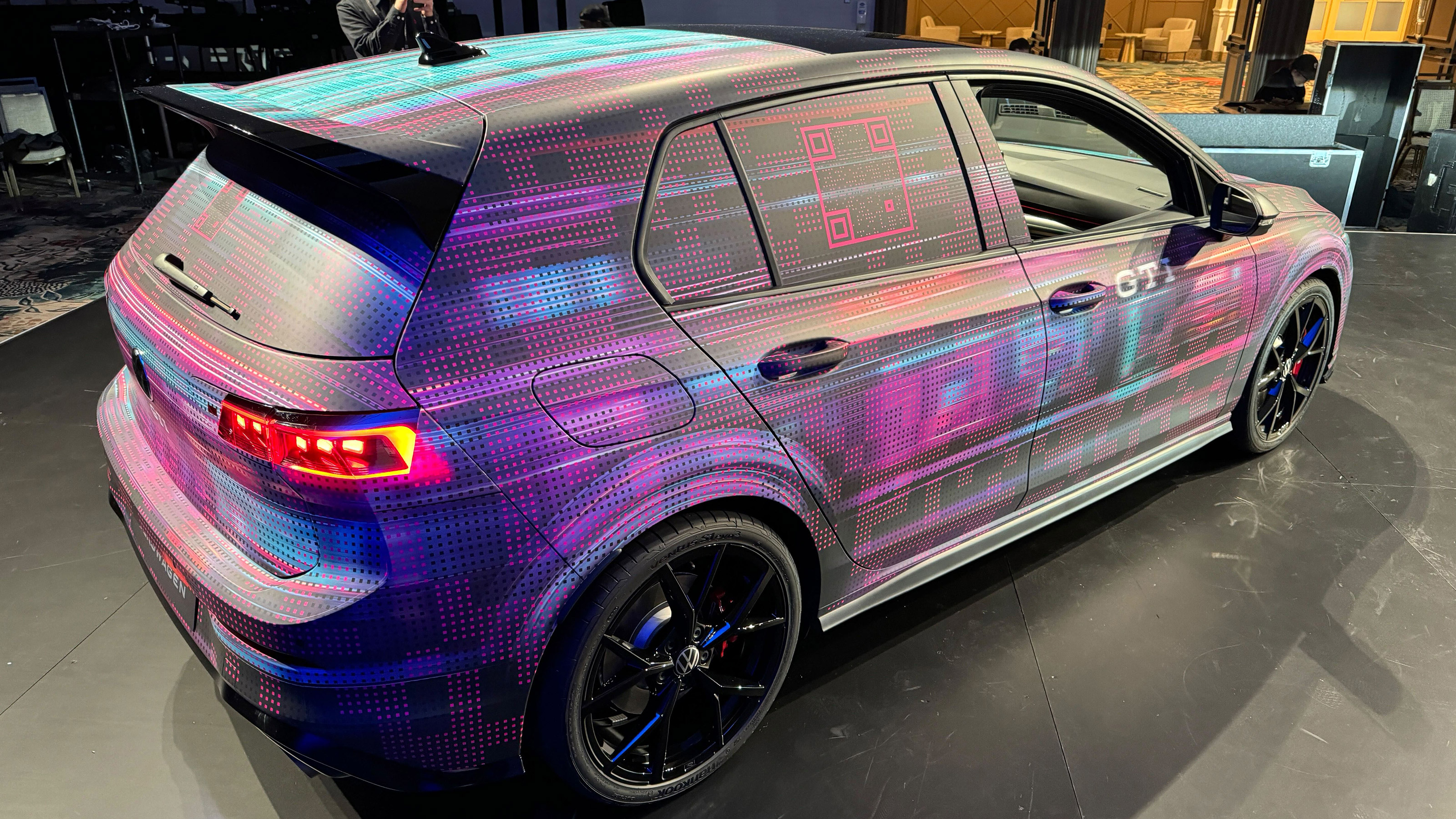 Volkswagen Golf facelift CES - rear above