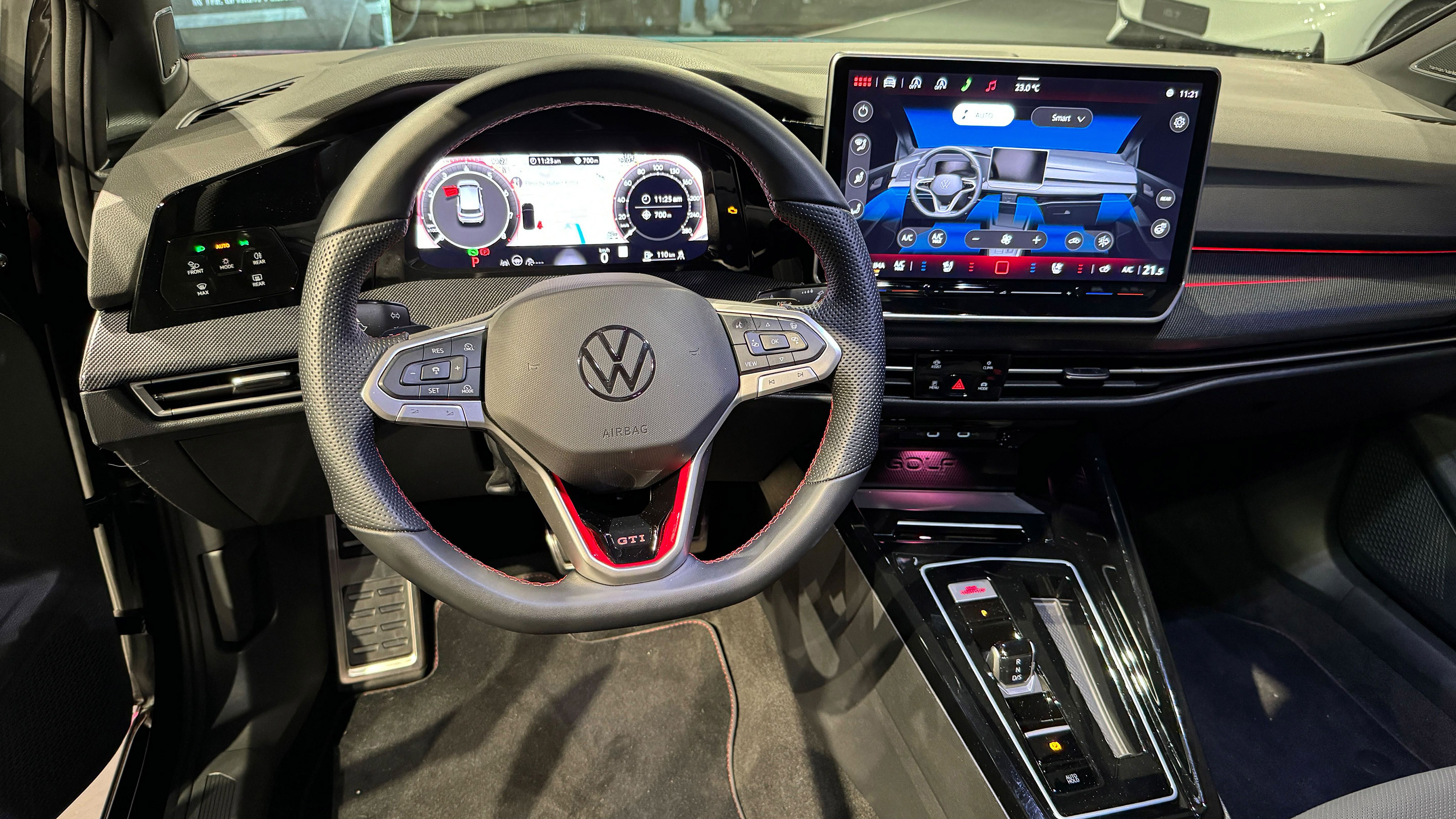 Volkswagen Golf facelift CES - dash