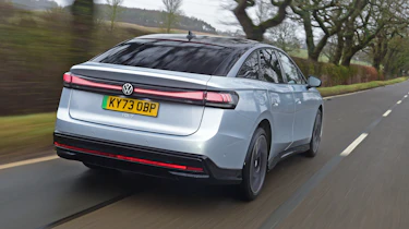 Volkswagen ID.7 - rear tracking