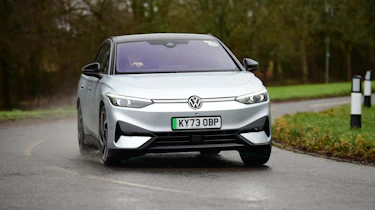 Volkswagen ID.7 - front cornering