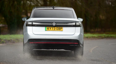 Volkswagen ID.7 - rear cornering