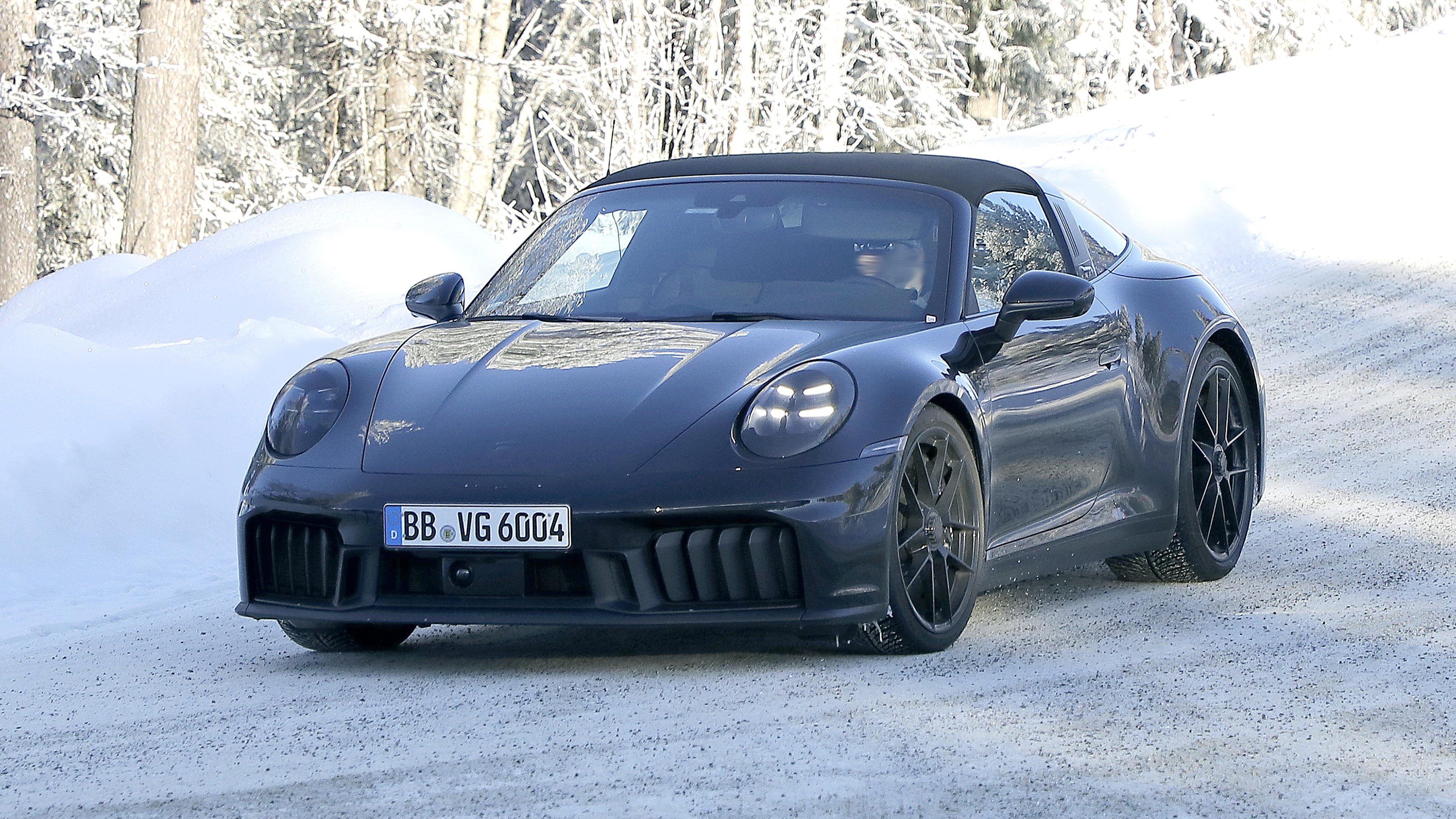 2024 Porsche 911 Targa Facelift - front 
