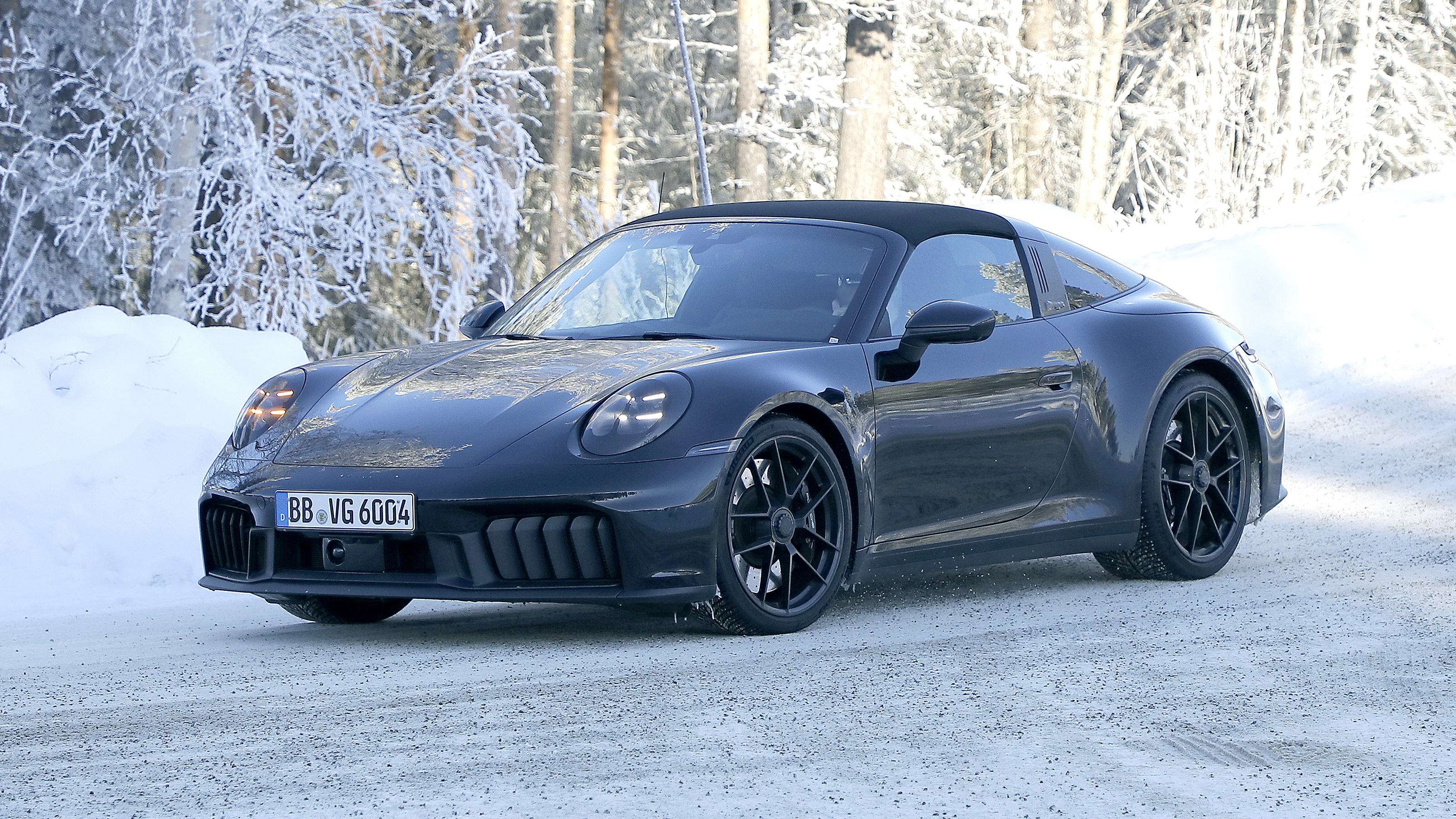 2024 Porsche 911 Targa Facelift - front quarter