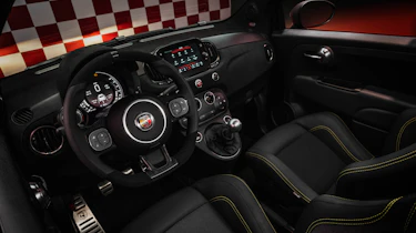 Abarth 695 75° Anniversario - interior