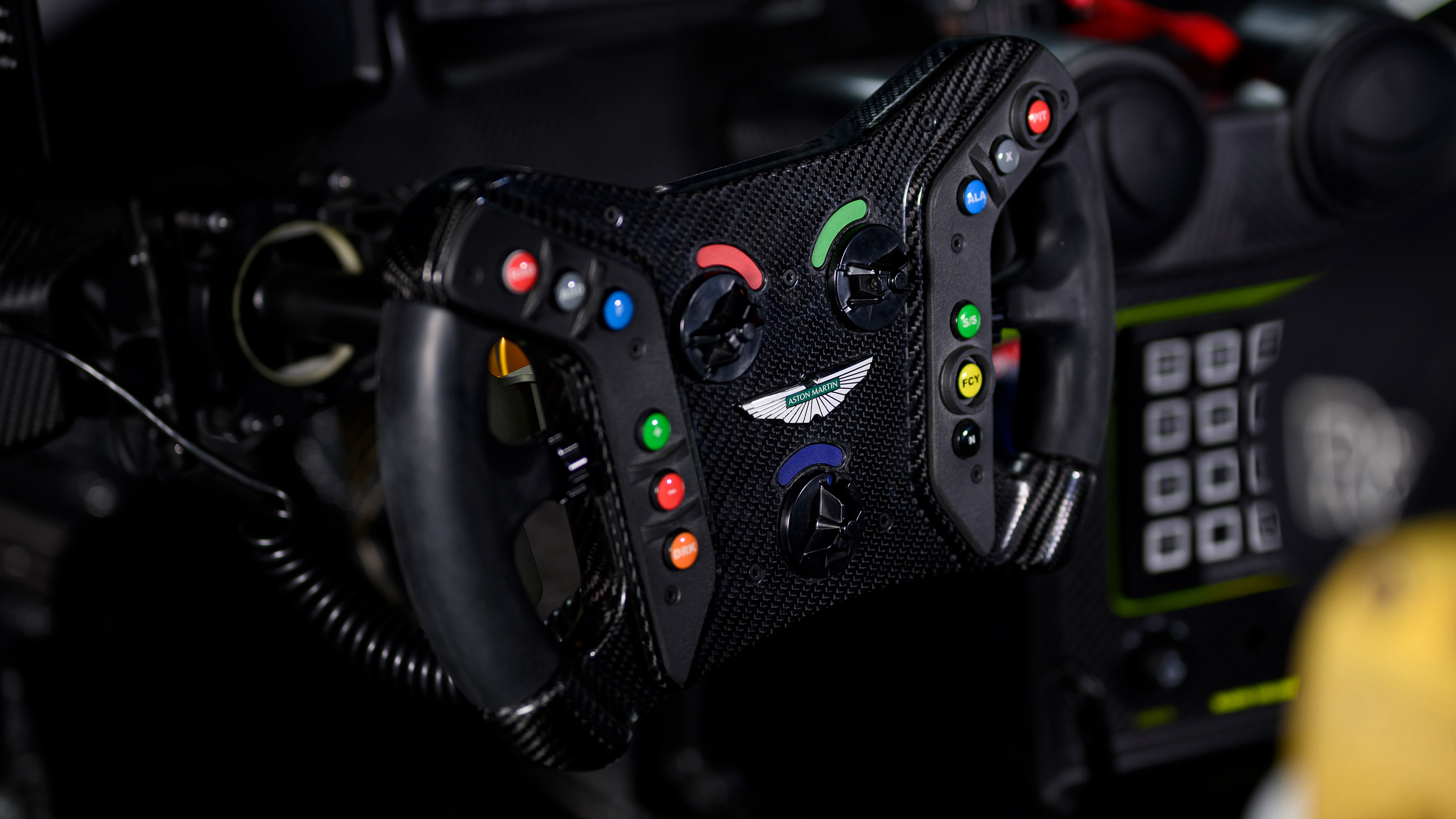 Aston Martin Vantage GT3 - dash