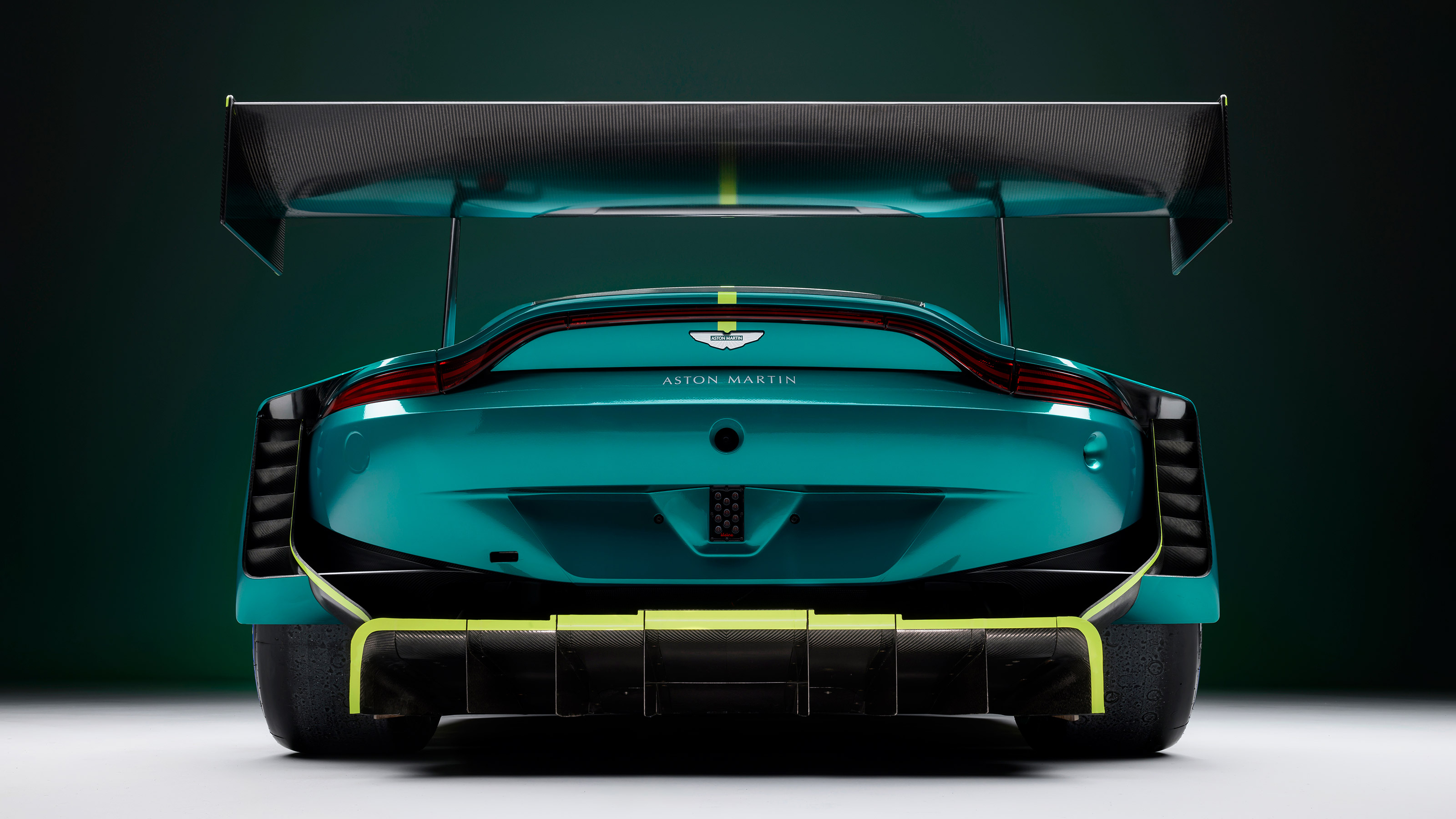 Aston Martin Vantage GT3 - full rear
