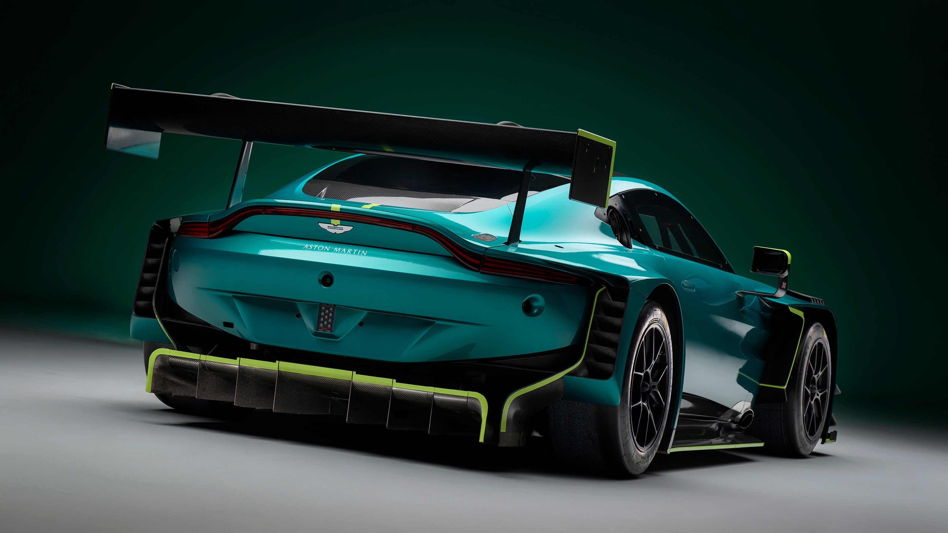 Aston Martin Vantage GT3 - rear