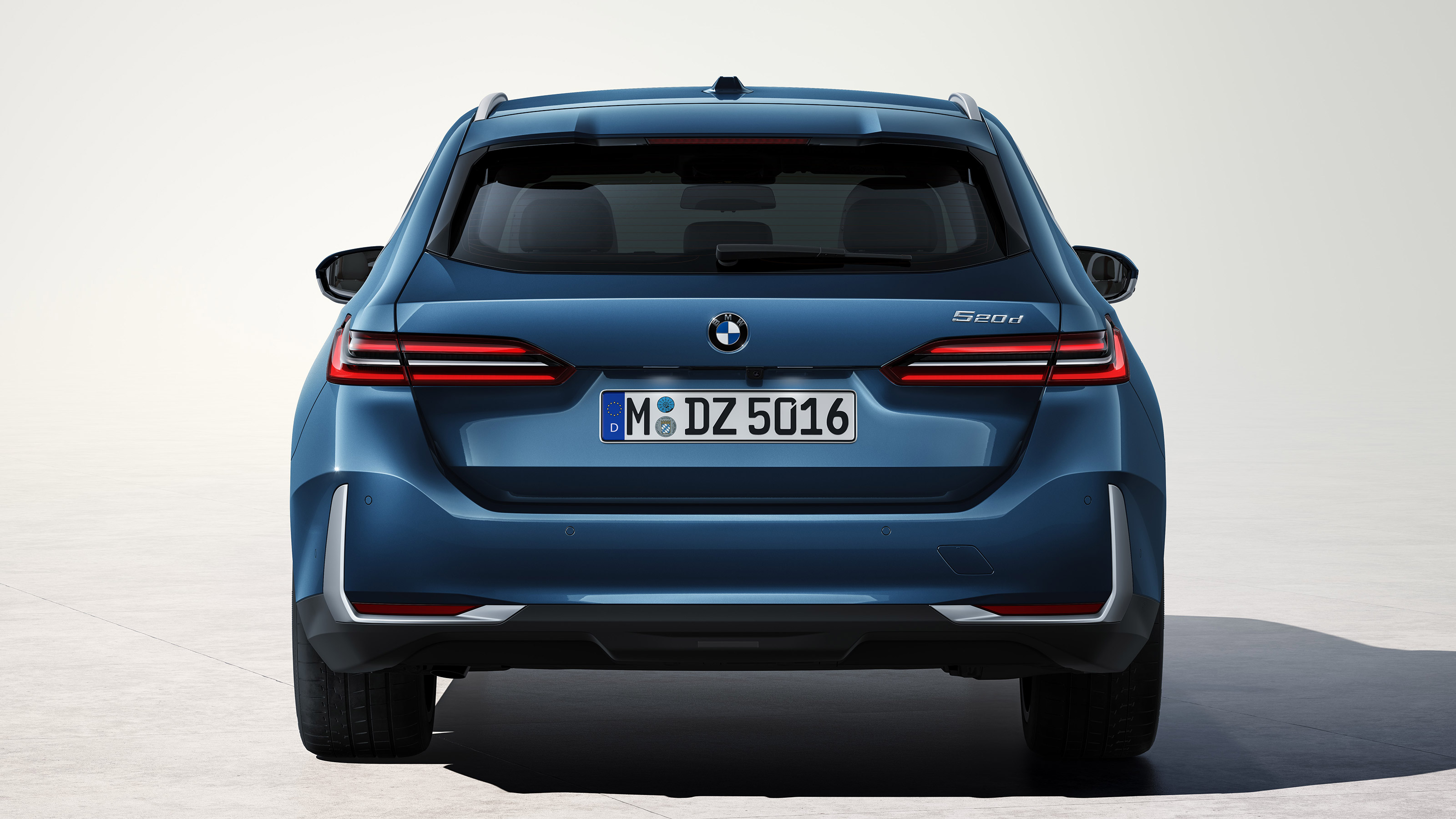 BMW 5 Series Touring - full rear studio