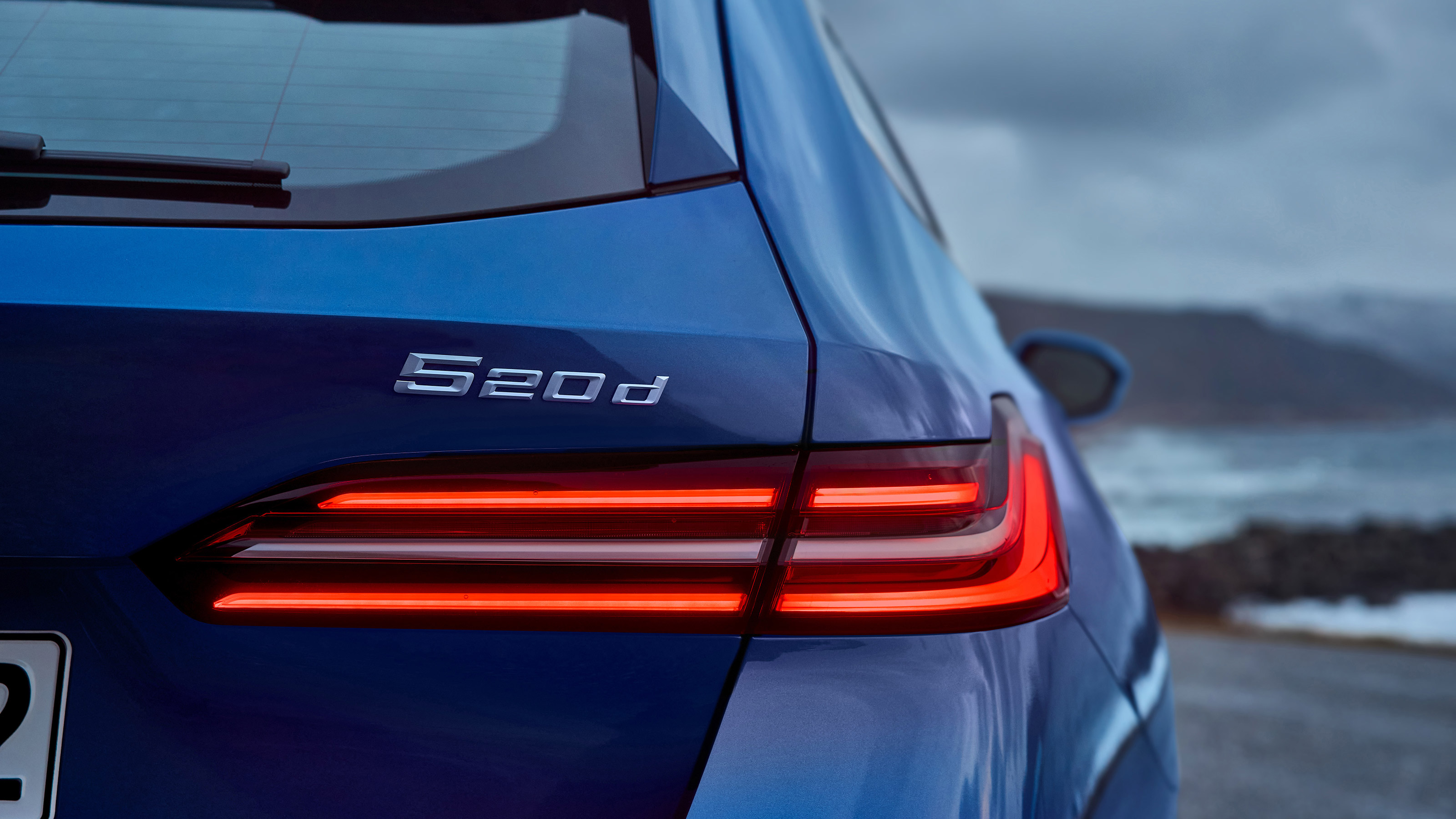 BMW 5 Series Touring - rear lights