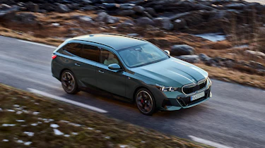BMW i5 Touring - above