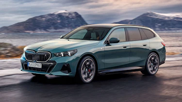 BMW i5 Touring - front