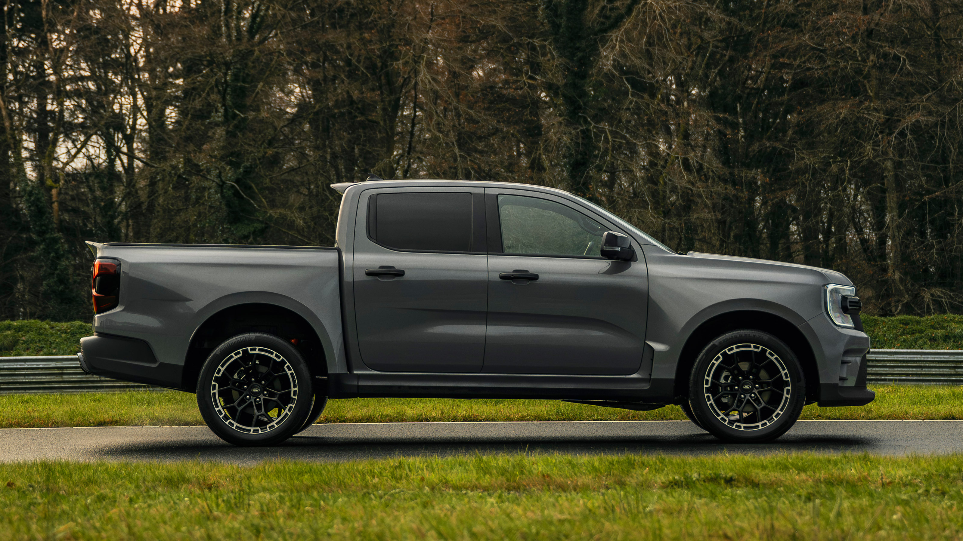 Ford Ranger MS-RT - side