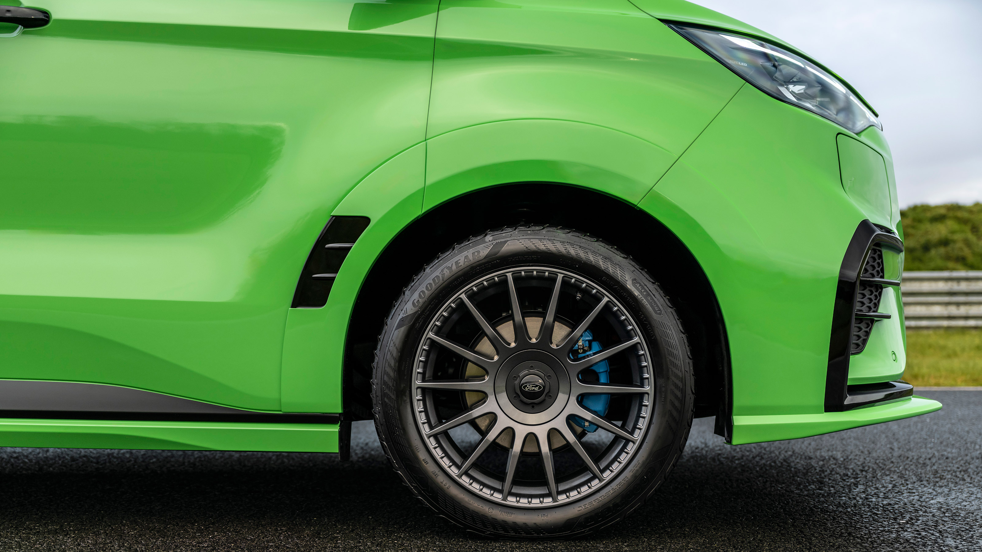 Ford Transit MS-RT - wheel