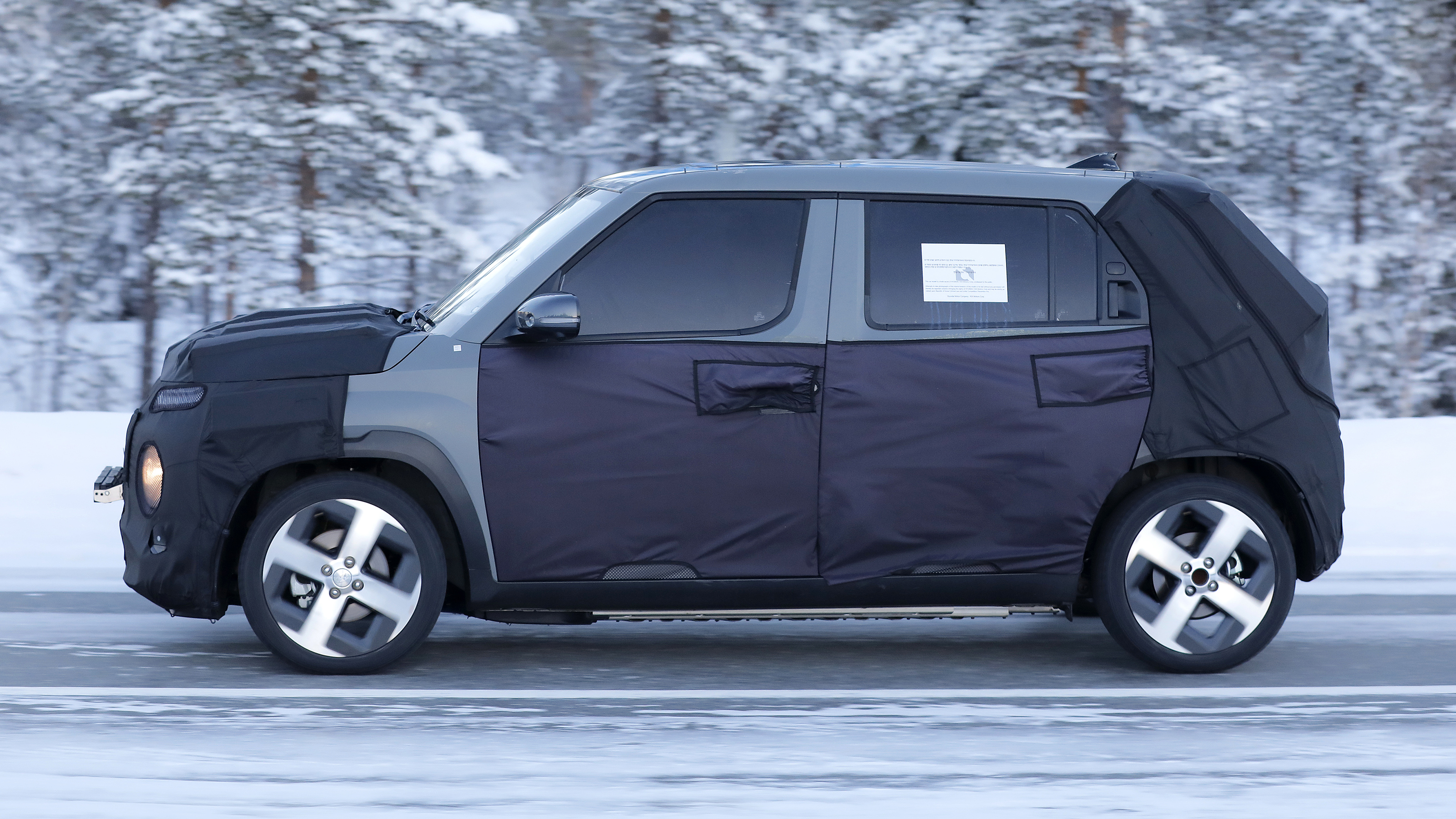 Hyundai Casper (camouflaged) - side