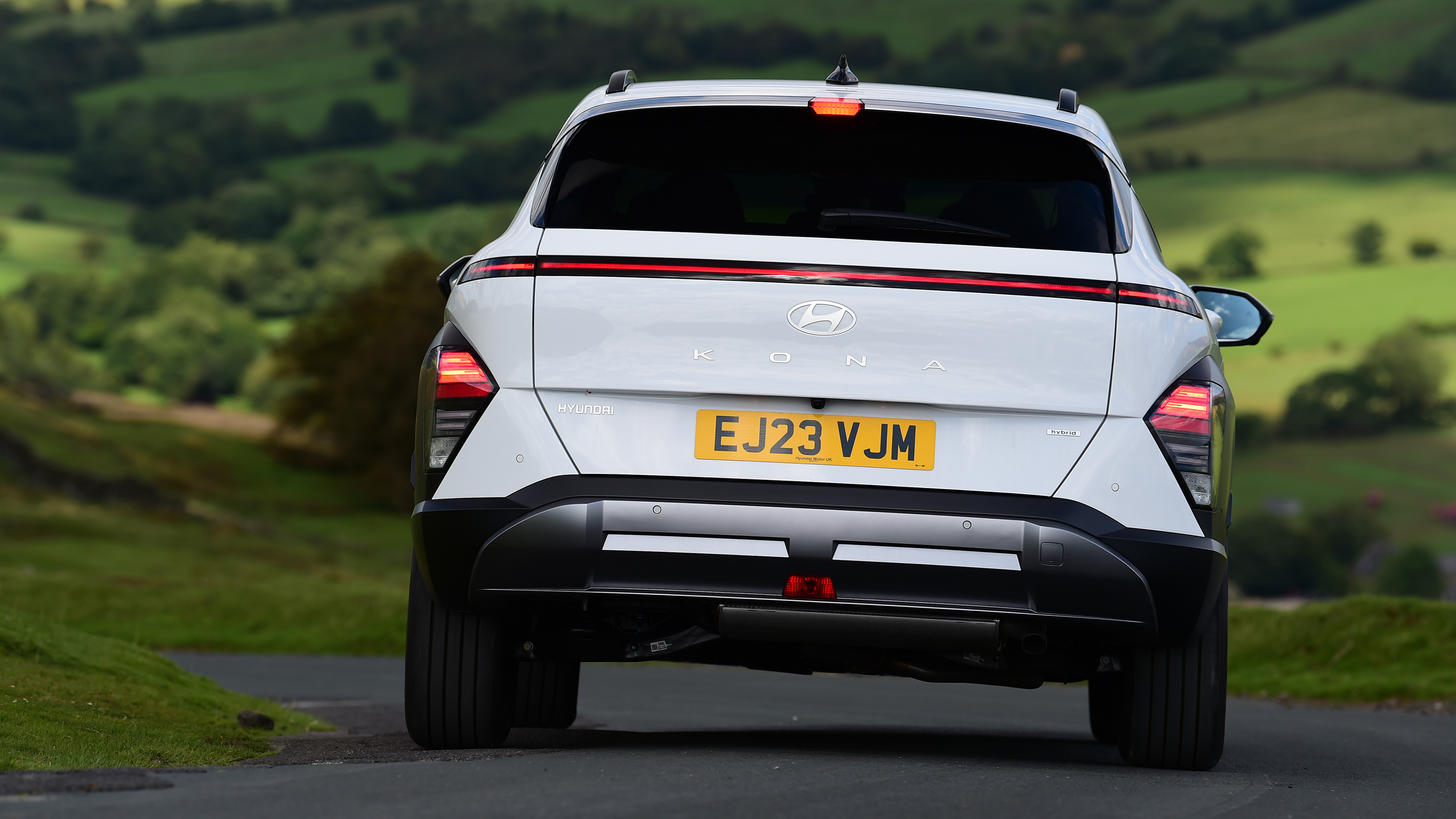Hyundai Kona - rear cornering