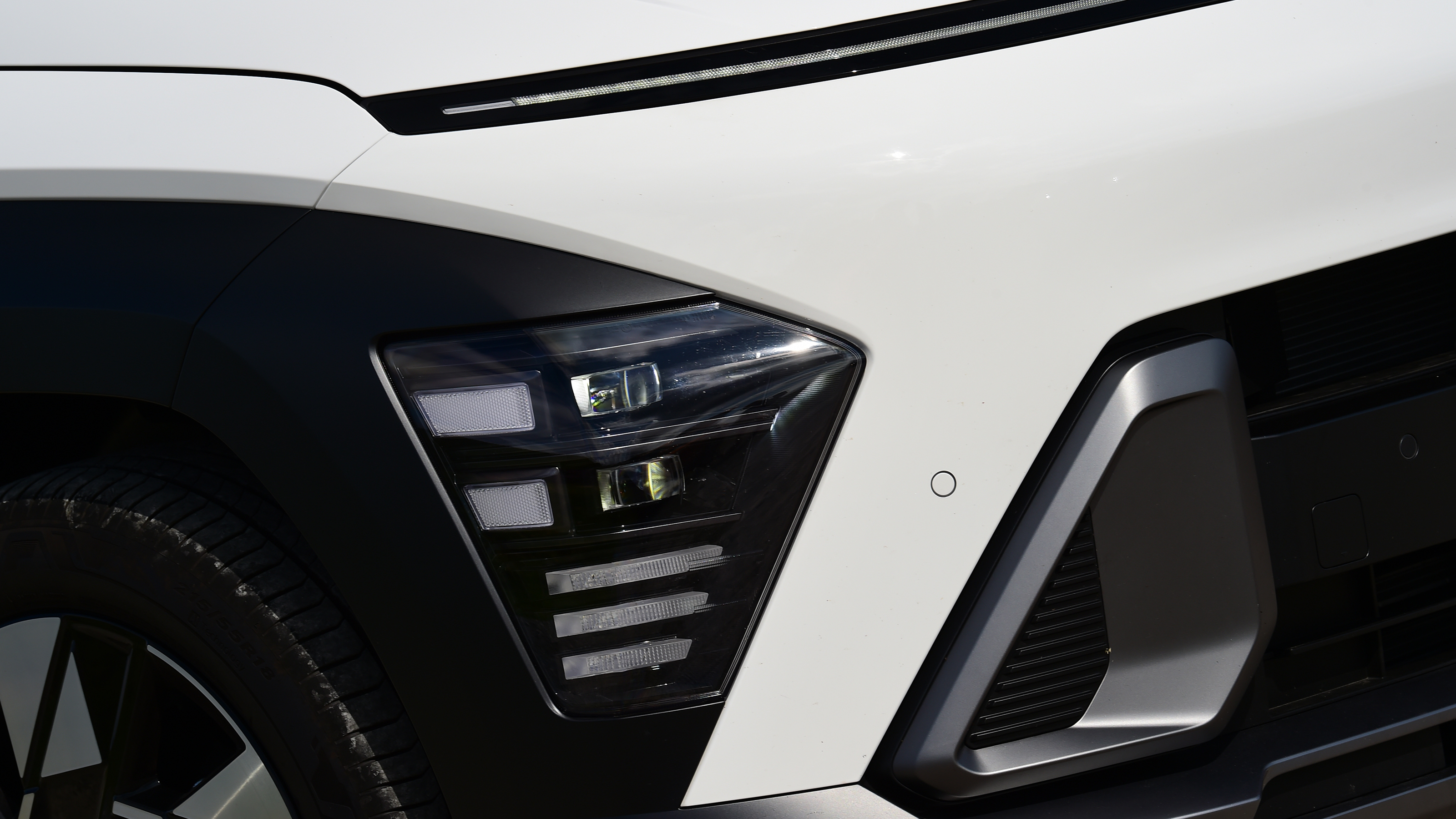 Hyundai Kona - headlight