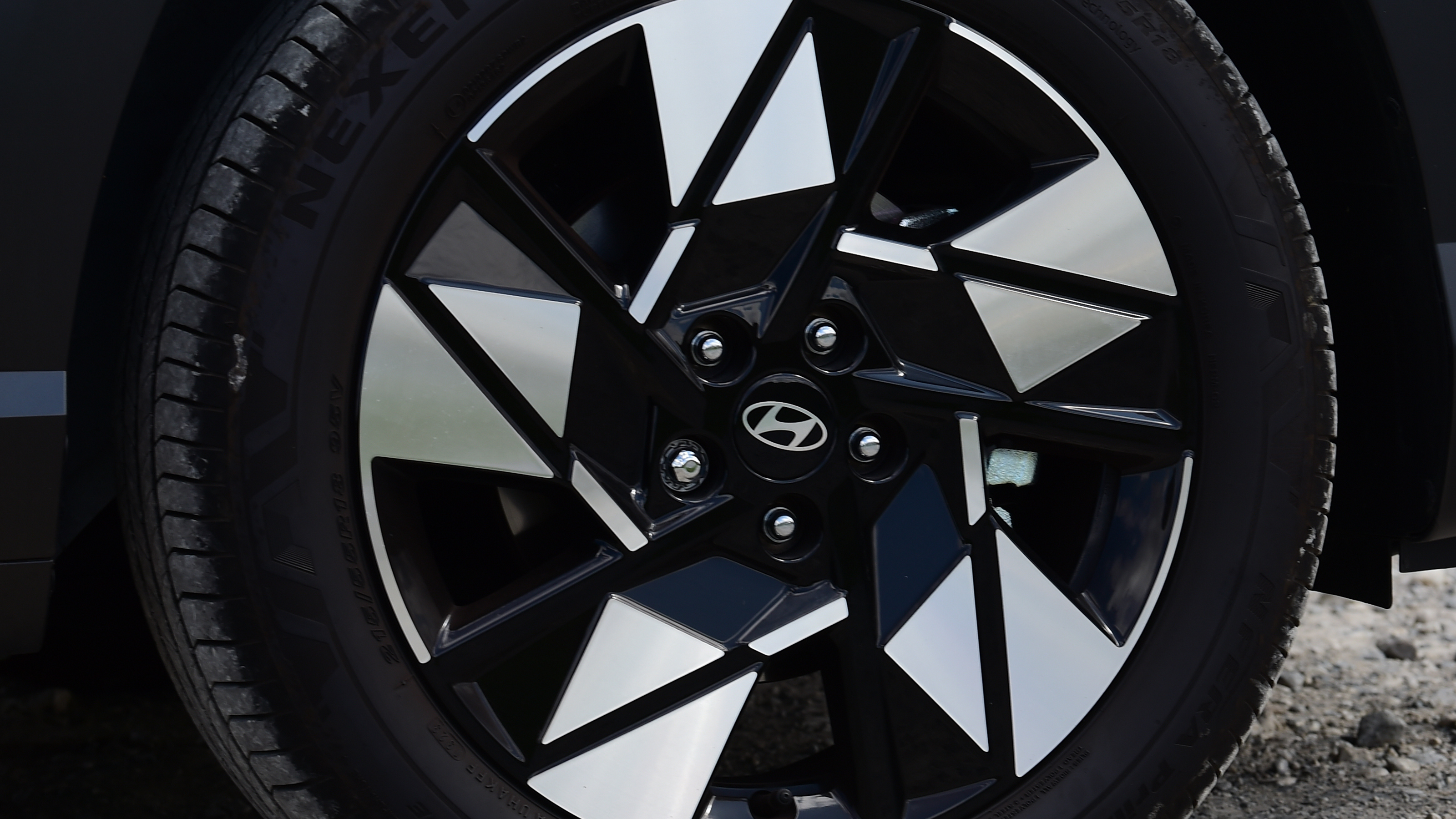 Hyundai Kona - wheel