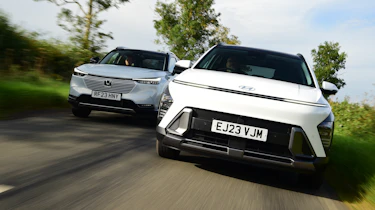 Hyundai Kona and Honda HR-V - front tracking