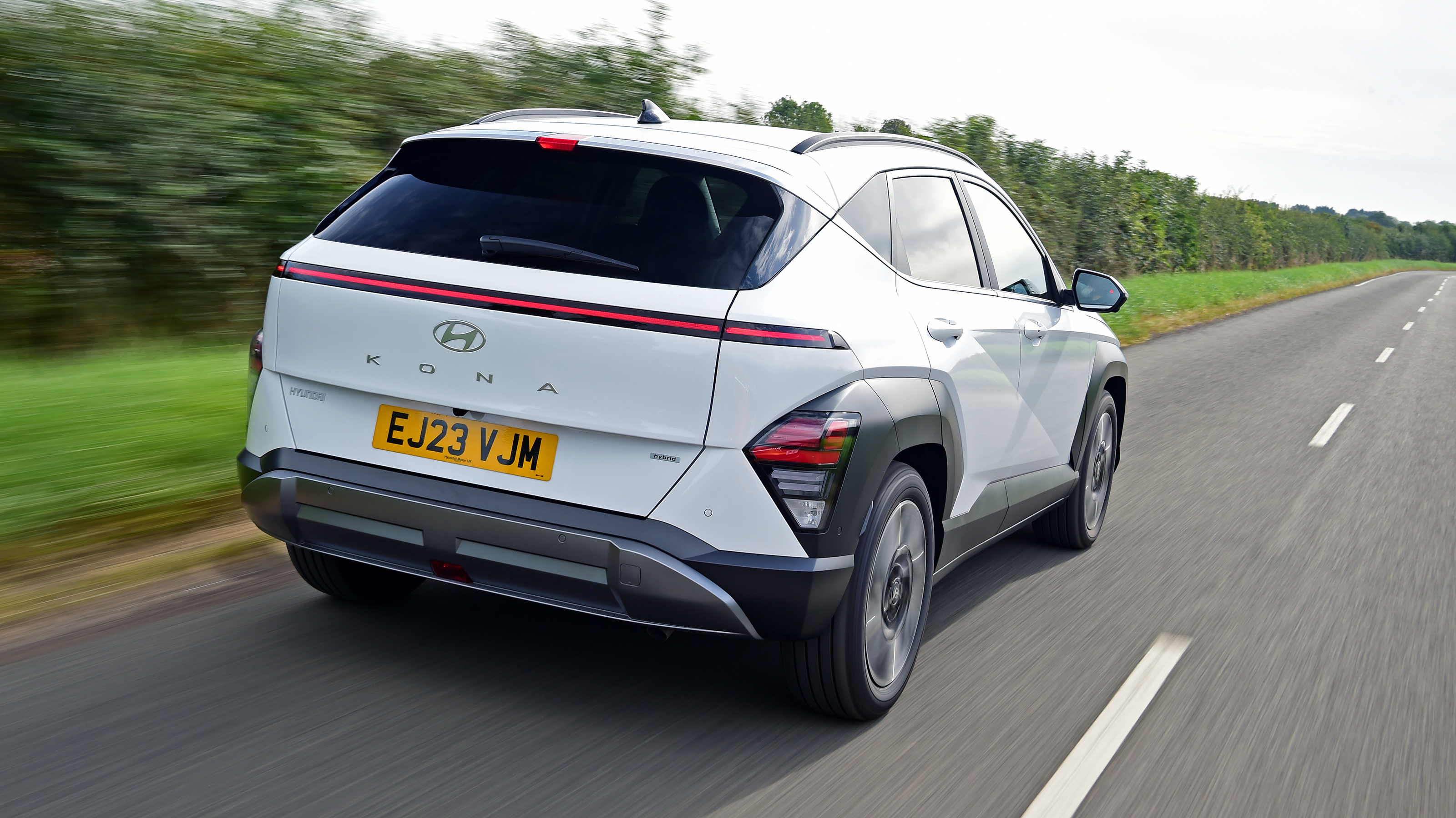 Hyundai Kona - rear tracking