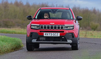Jeep Avenger Altitude+ - front cornering