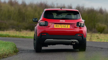 Jeep Avenger Altitude+ - rear cornering