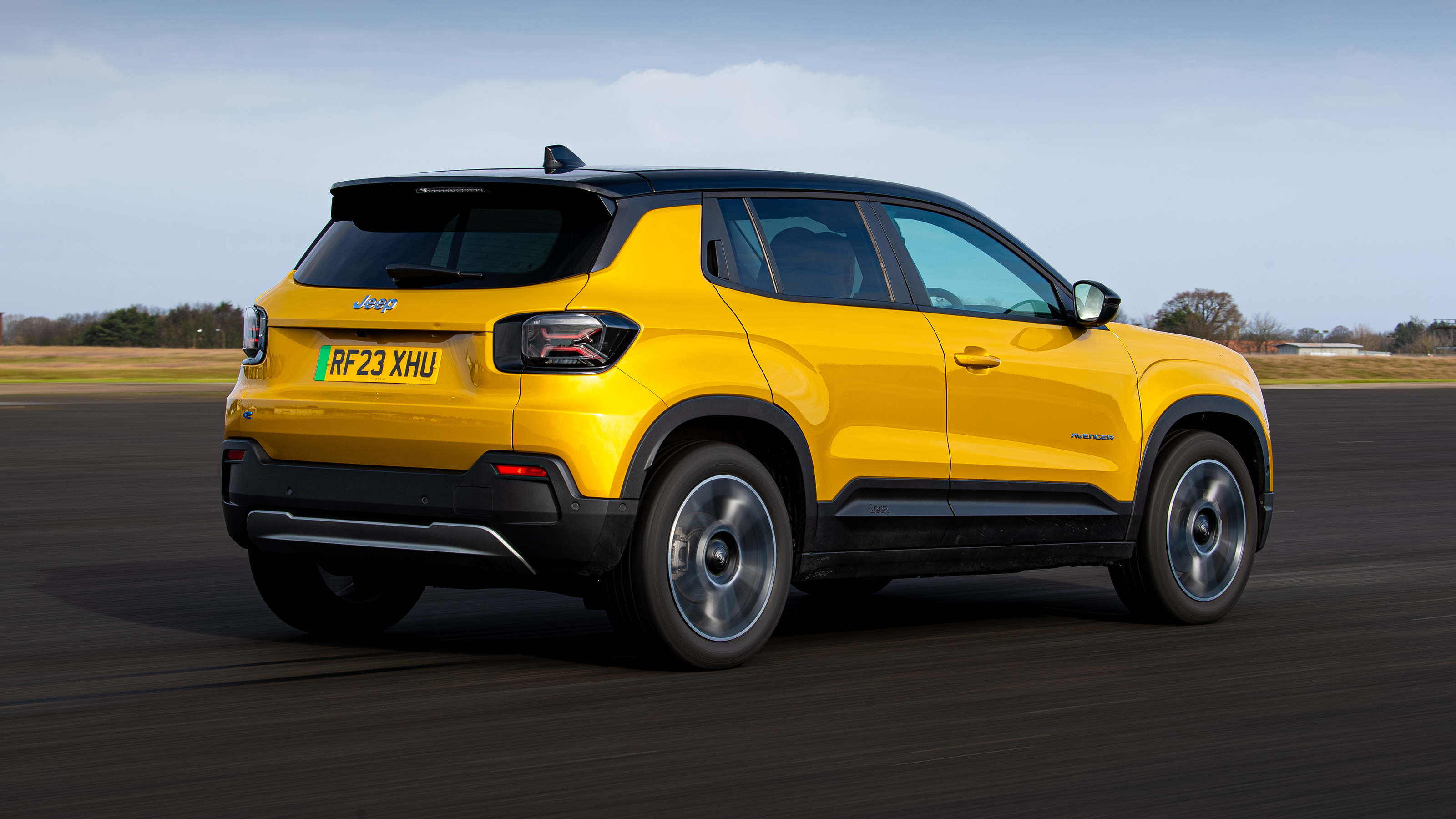 Jeep Avenger - rear tracking