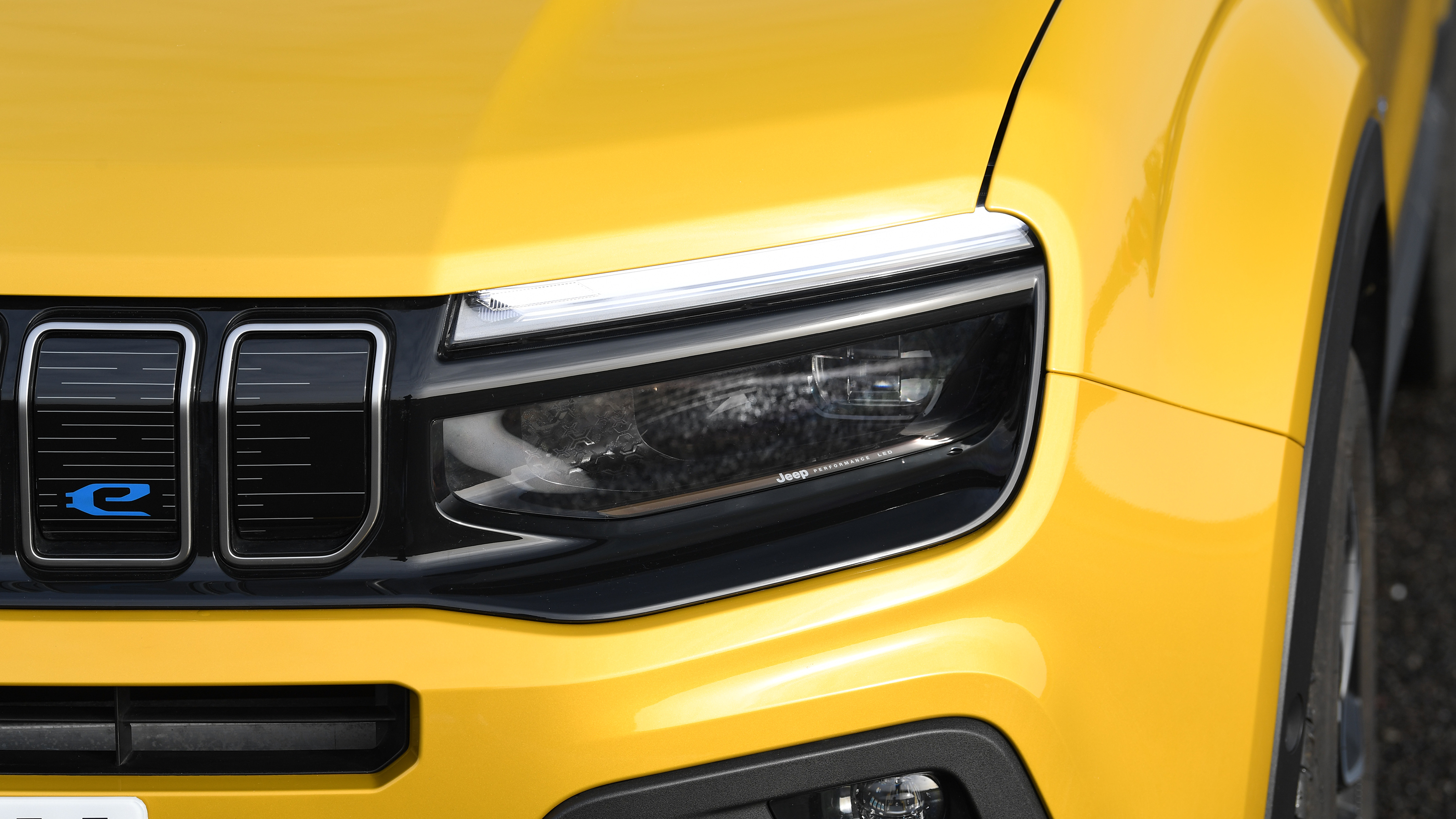 Jeep Avenger - headlight