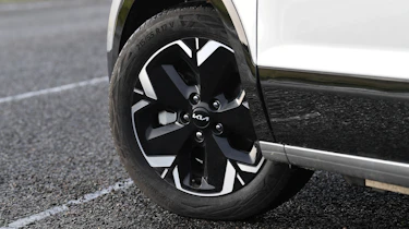 Kia Niro EV - wheel