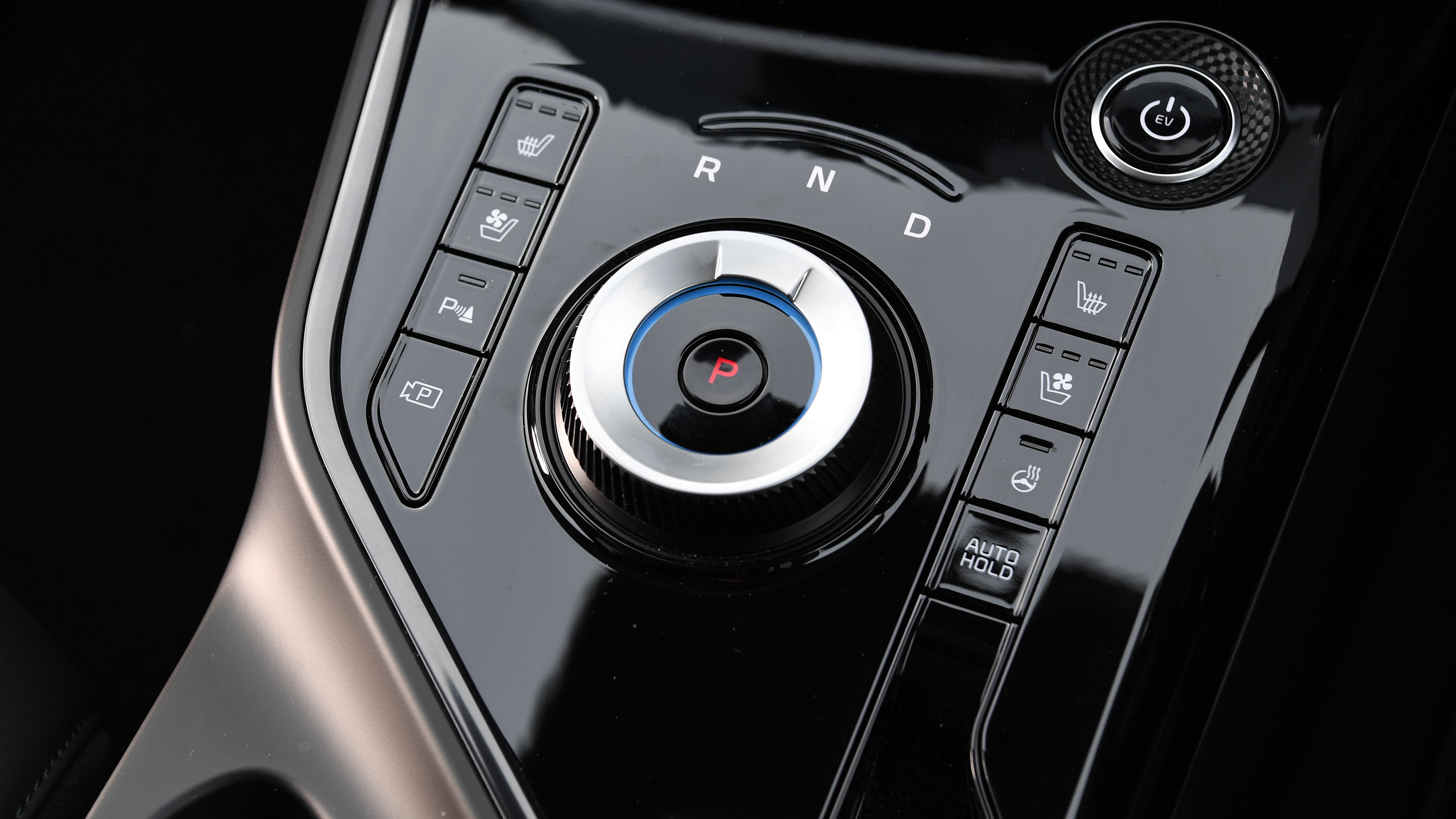 Kia Niro EV - gear selector
