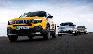 Jeep Avenger, Kia Niro EV and Volkswagen ID.3 - front tracking