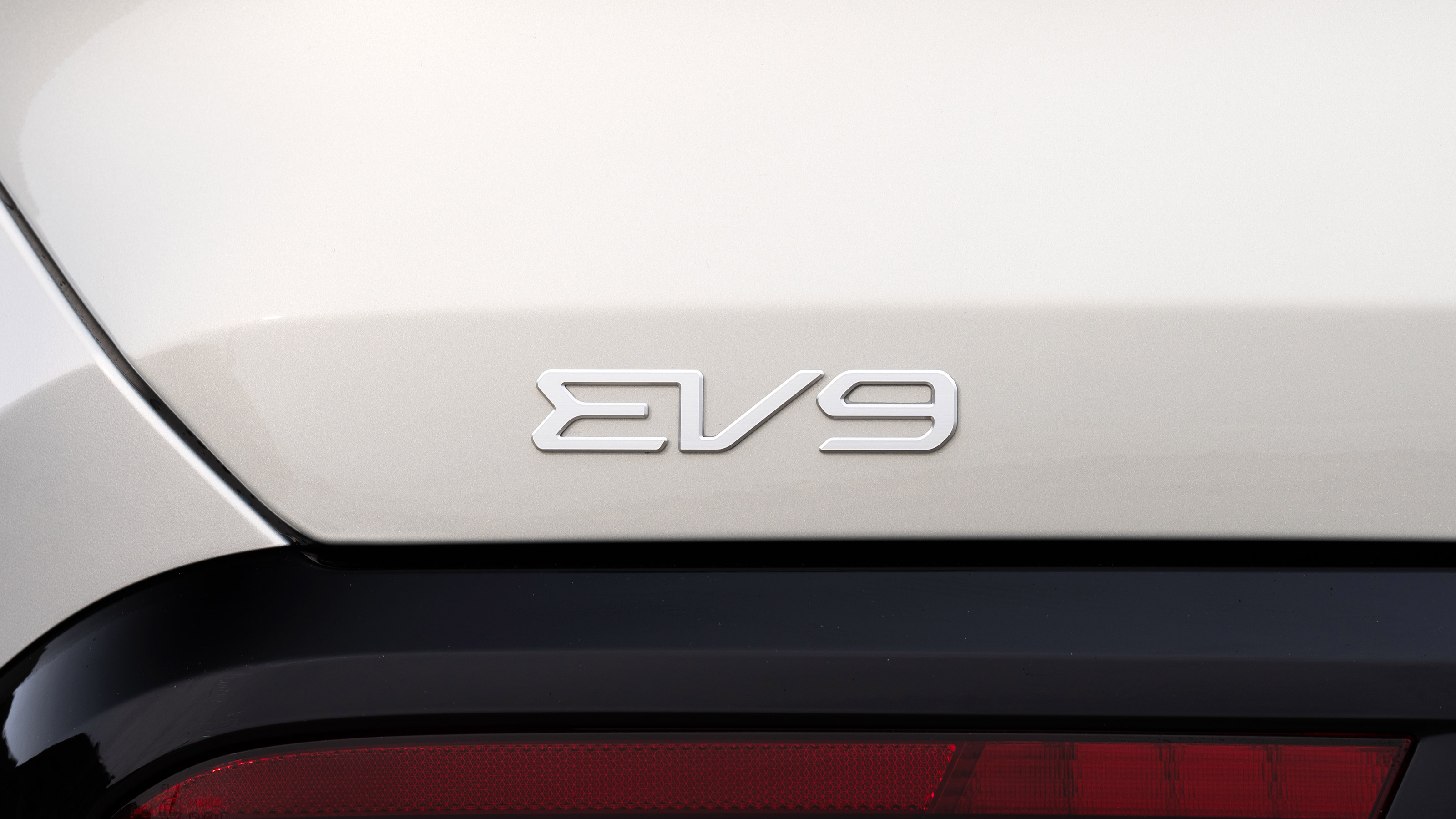 Kia EV9 Air - EV9 badge