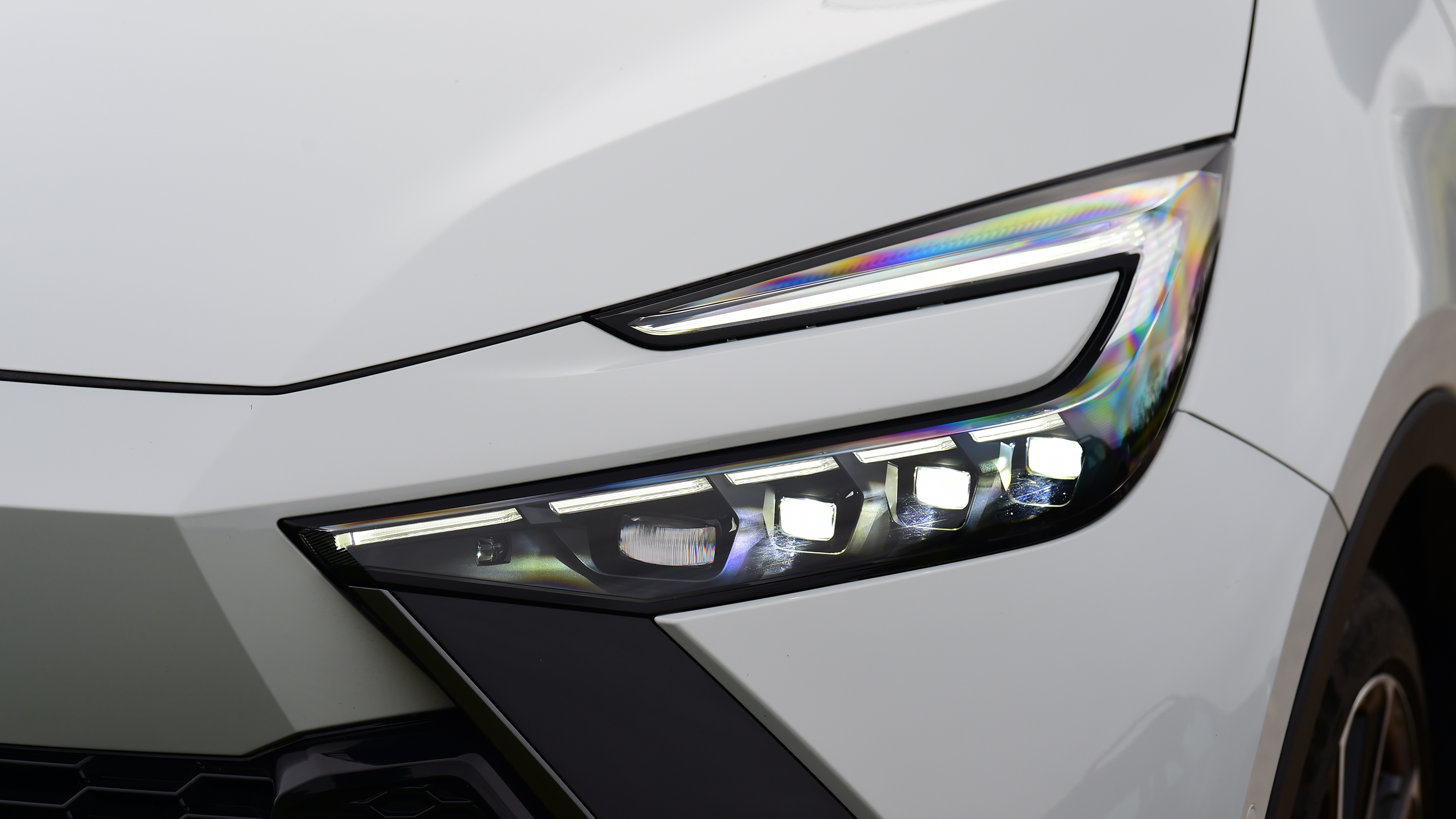 Toyota C-HR - headlight
