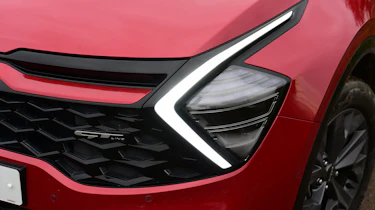 Kia Sportage - headlight