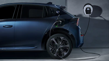 Lancia Ypsilon - charging