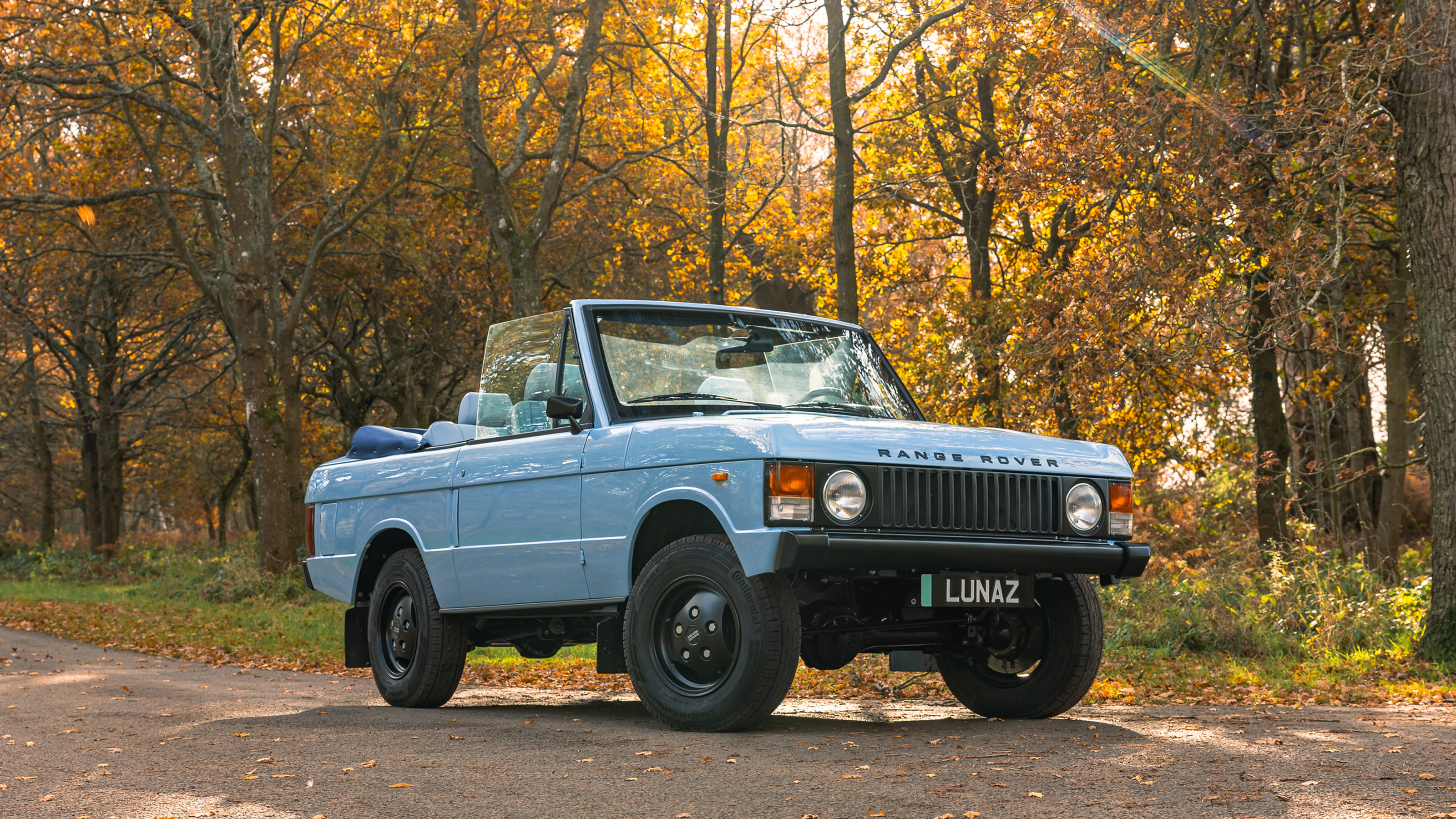Lunaz Range Rover Classic - front quarter