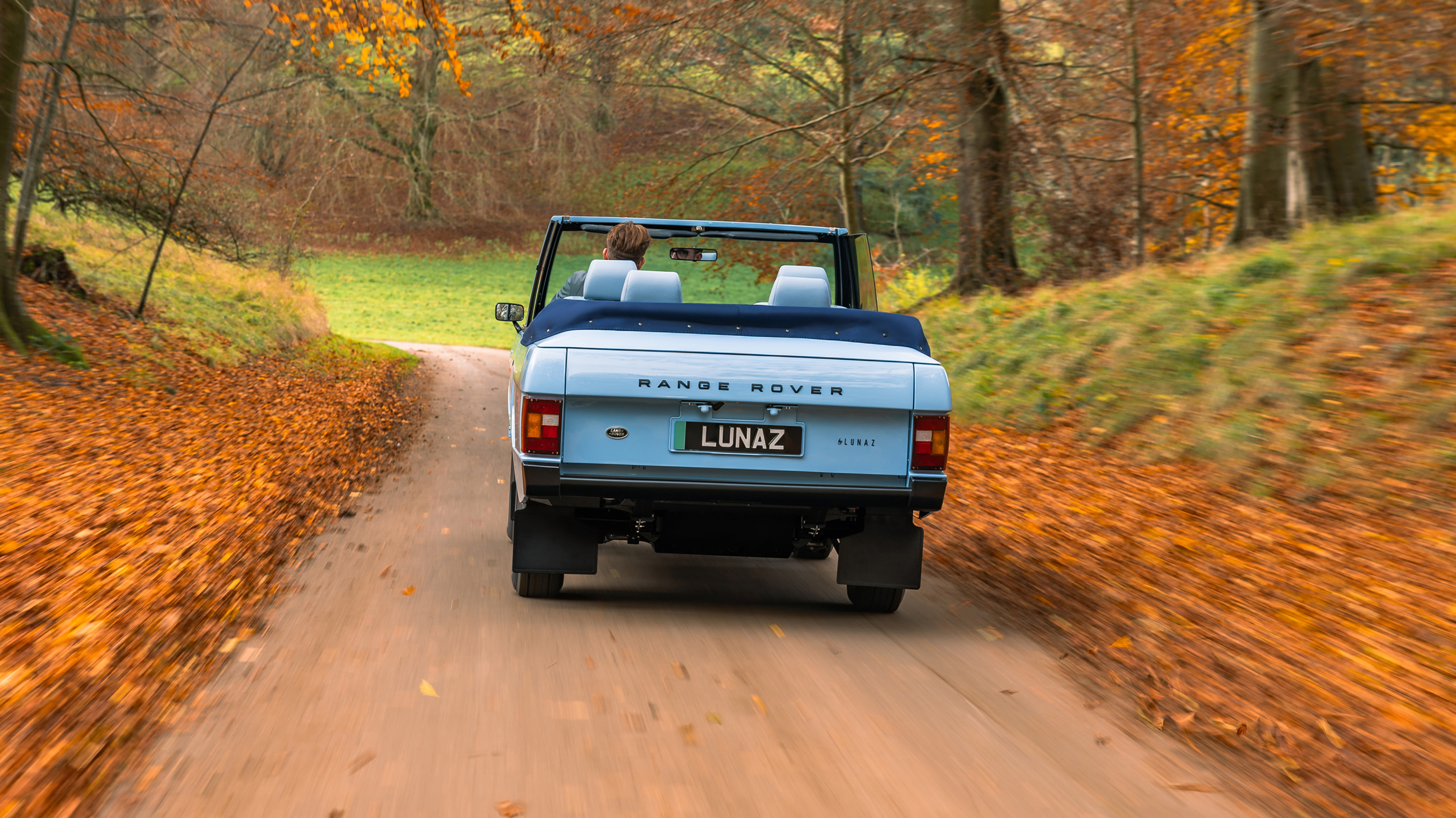 Lunaz Range Rover Classic - rear action