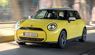 MINI Cooper E Classic - front tracking